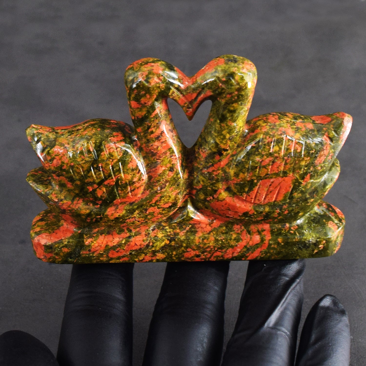 Beautiful 795.00 Cts Genuine Blood Green Unakite Carved Premium Love Swan Pair
