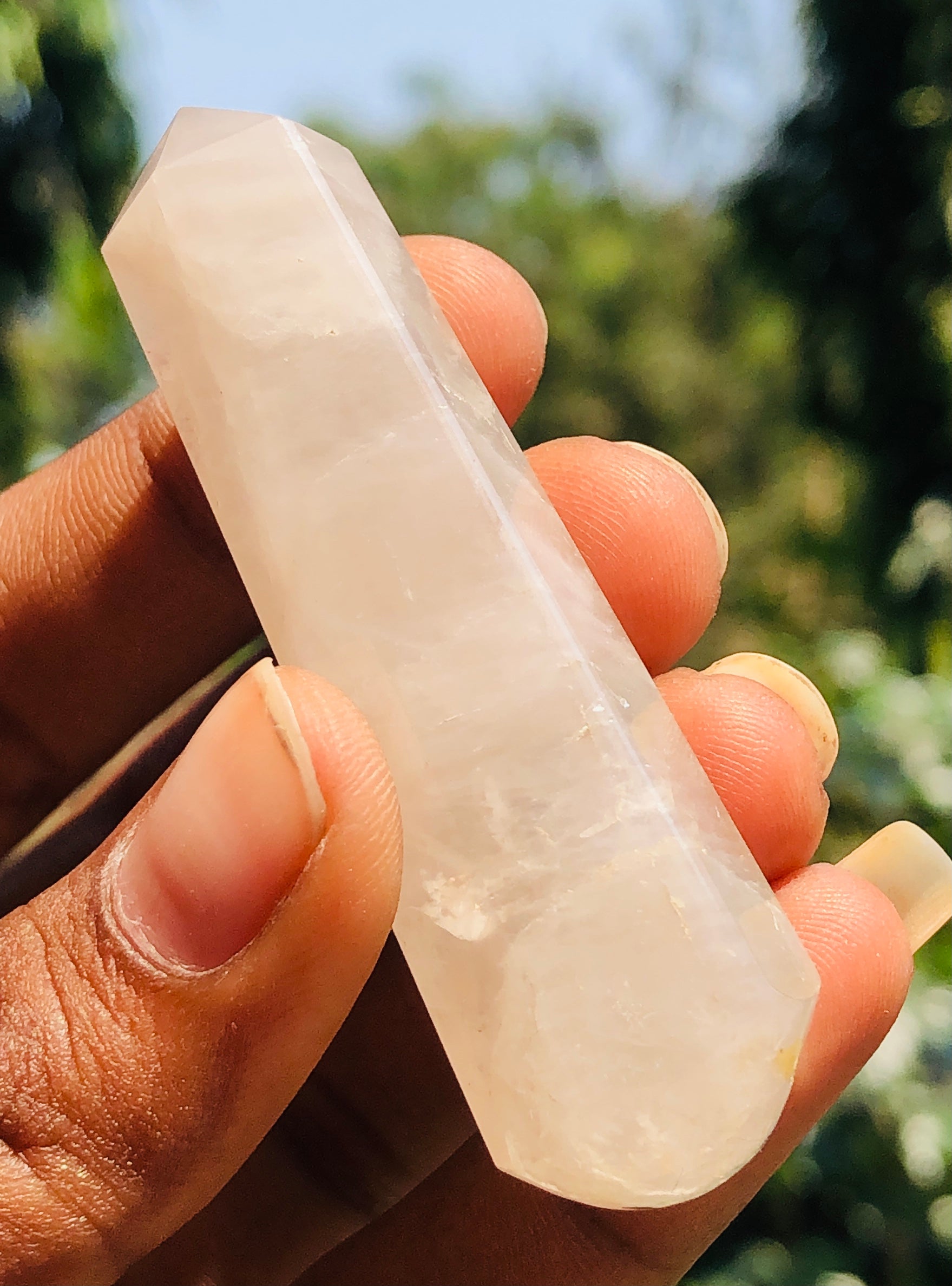 Fine 143.00 Carats Genuine White Quartz Crystal Gemstone Healing Point