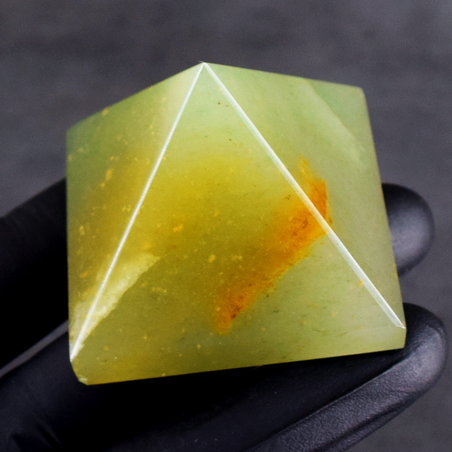 Fabulous 535.00 Cts Genuine Green Aventurine Healing Divine Premium Crystal Specimen Pyramid