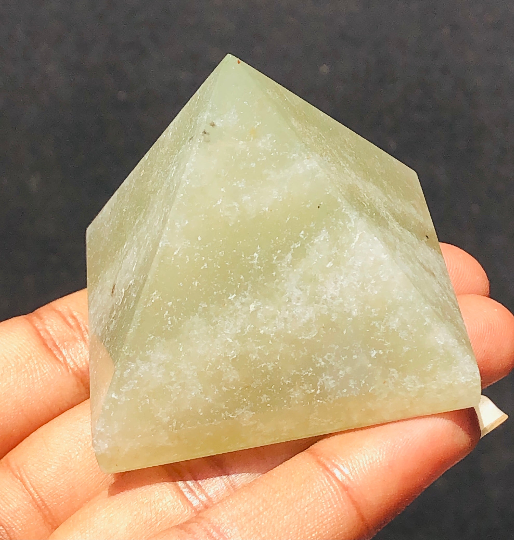 Fabulous 513.00 Cts Genuine Green Aventurine Healing Divine Premium Crystal Specimen Pyramid