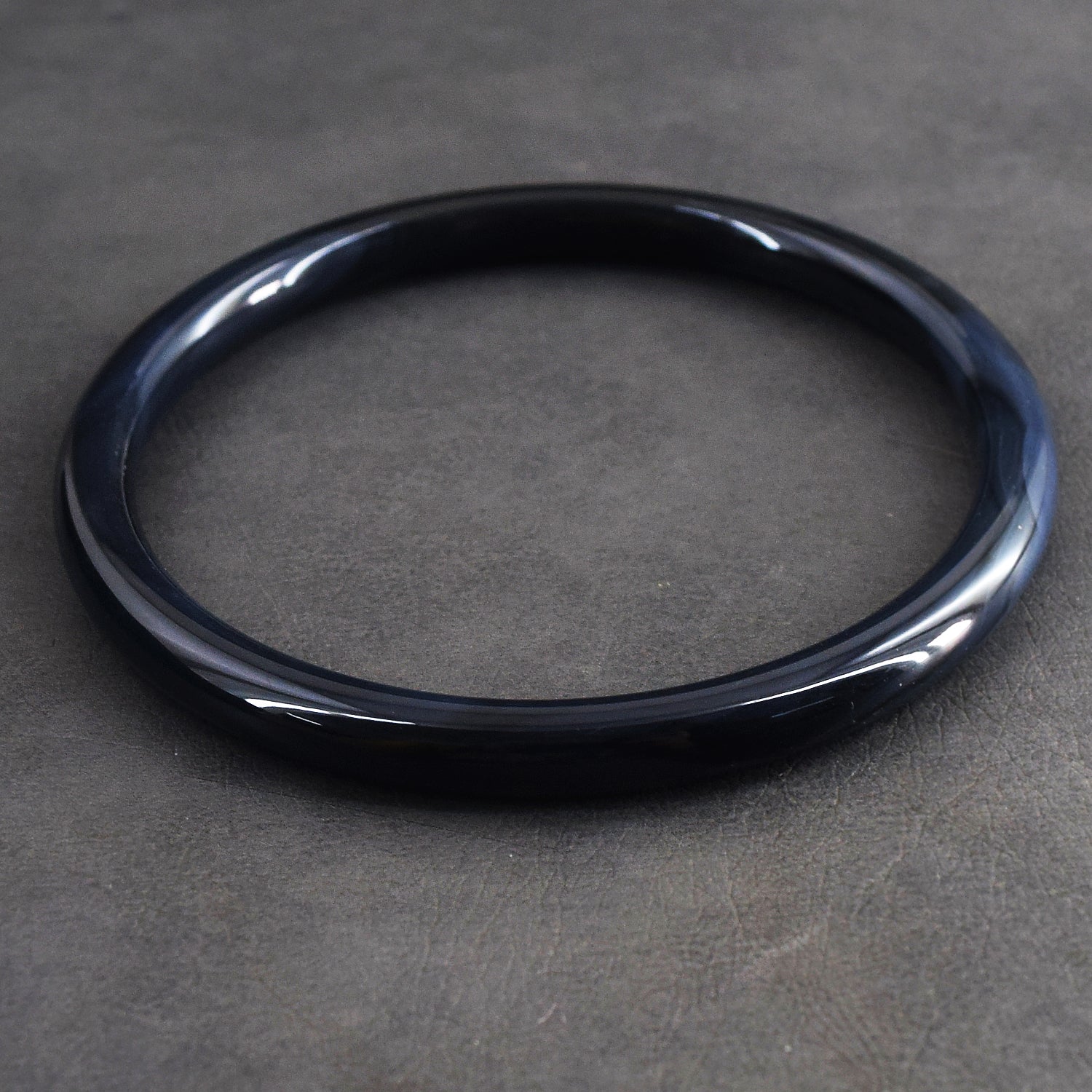 Exclusive 79.00 Cts Genuine Black Agate Crystal Specimen Premium Gemstone Fancy Bangle