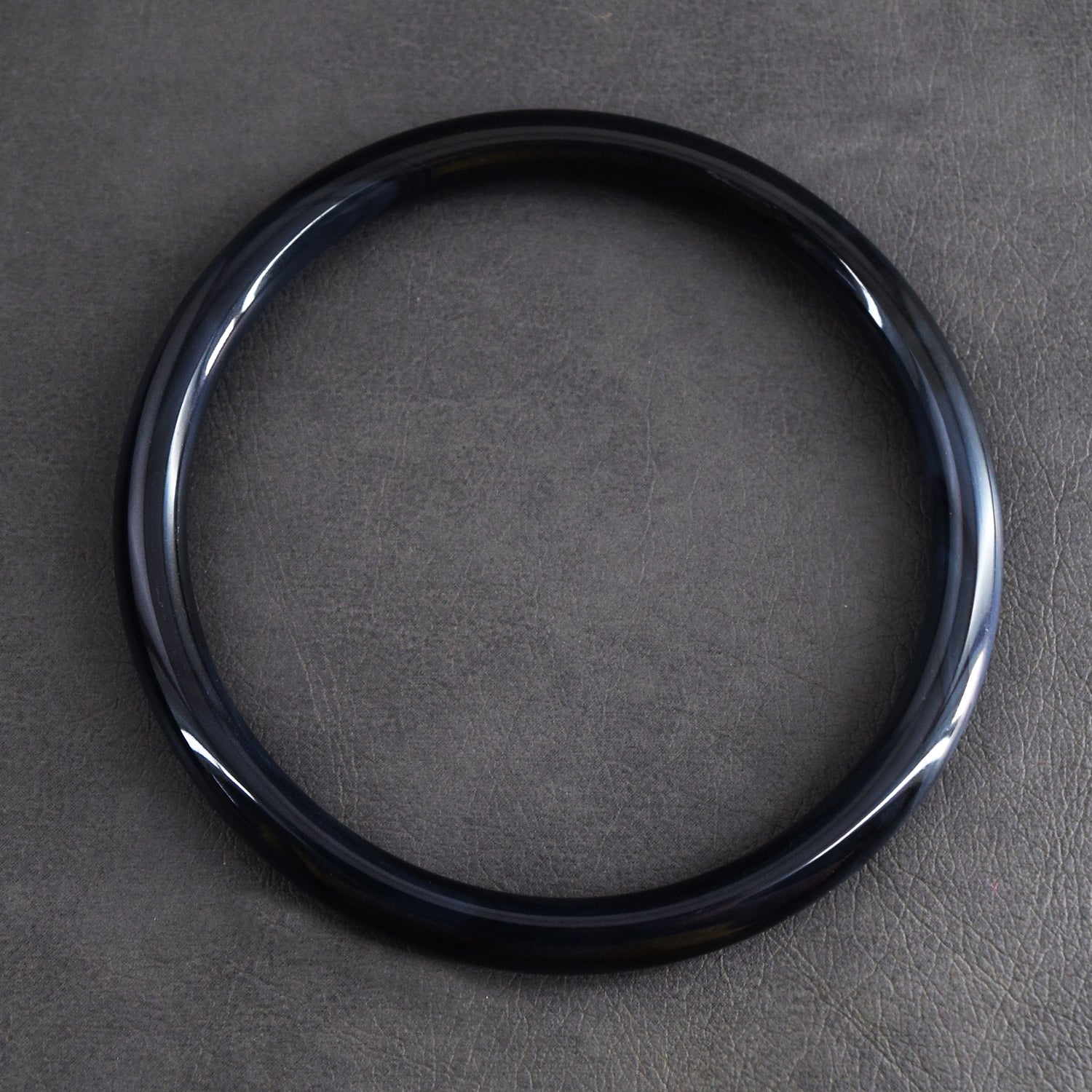 Exclusive 79.00 Cts Genuine Black Agate Crystal Specimen Premium Gemstone Fancy Bangle