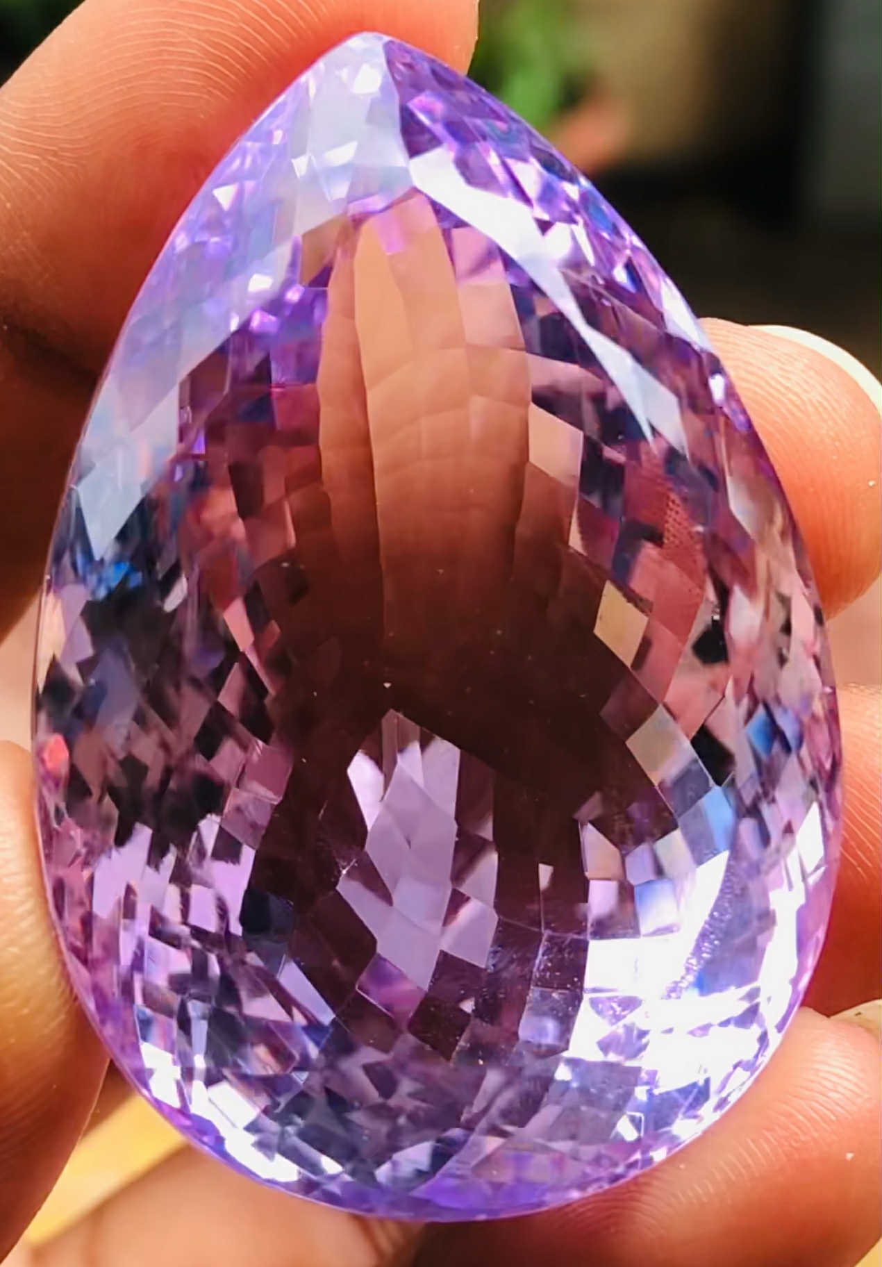 Gorgeous 200.00 Cts Genuine Amethyst Faceted Loose Gemstone