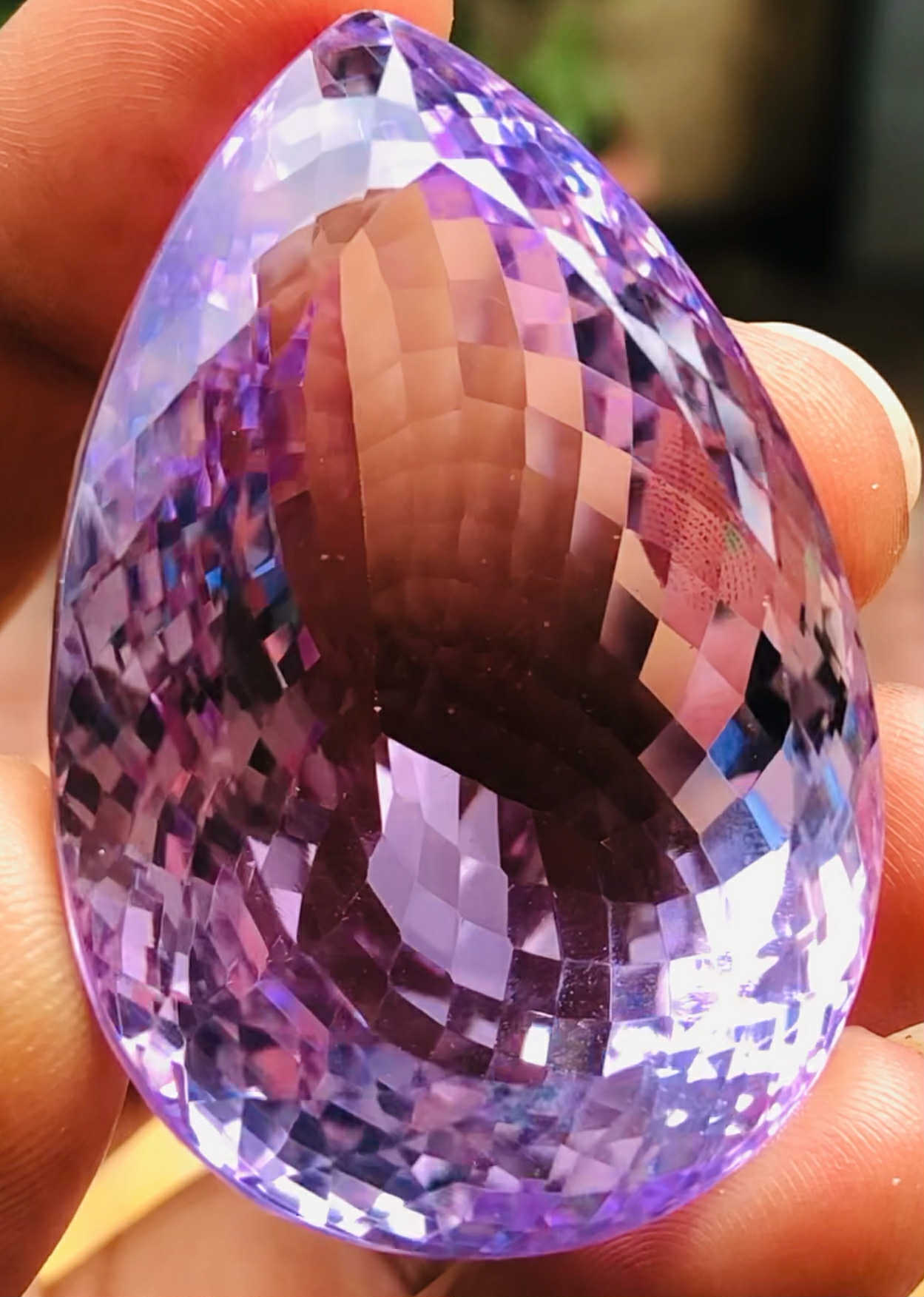 Gorgeous 200.00 Cts Genuine Amethyst Faceted Loose Gemstone