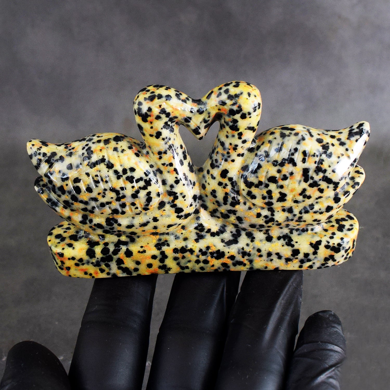 Excellent 679.00 Cts Genuine Dalmation Japser Love Carved Swan Pair Premium