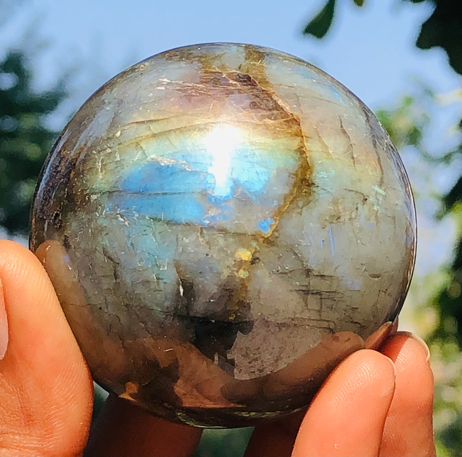 Flawless 1113.00 Cts Genuine Golden & Blue Flash Labradorite Healing Ball Premium Sphere Crystal