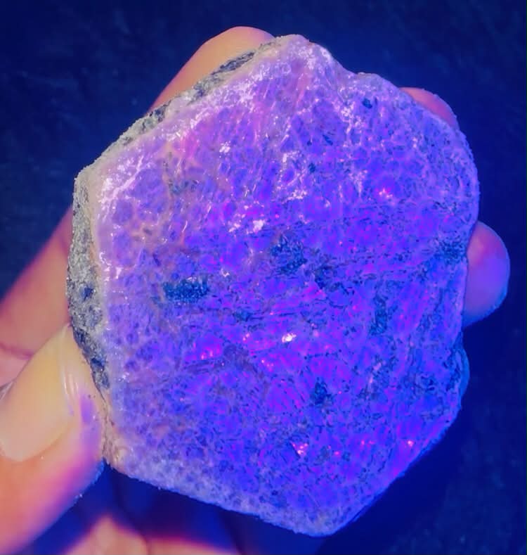 Amazing 409.00 Cts Genuine Ruby Crystal Specimen Gemstone Hexagon