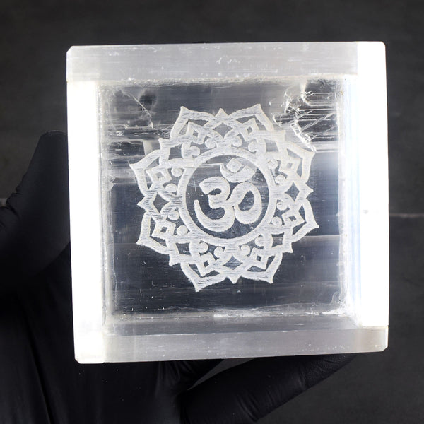 Perfect 1004.00 Cts Genuine 4 Inches Selenite Gemstone Healing "OM" Crystal Box