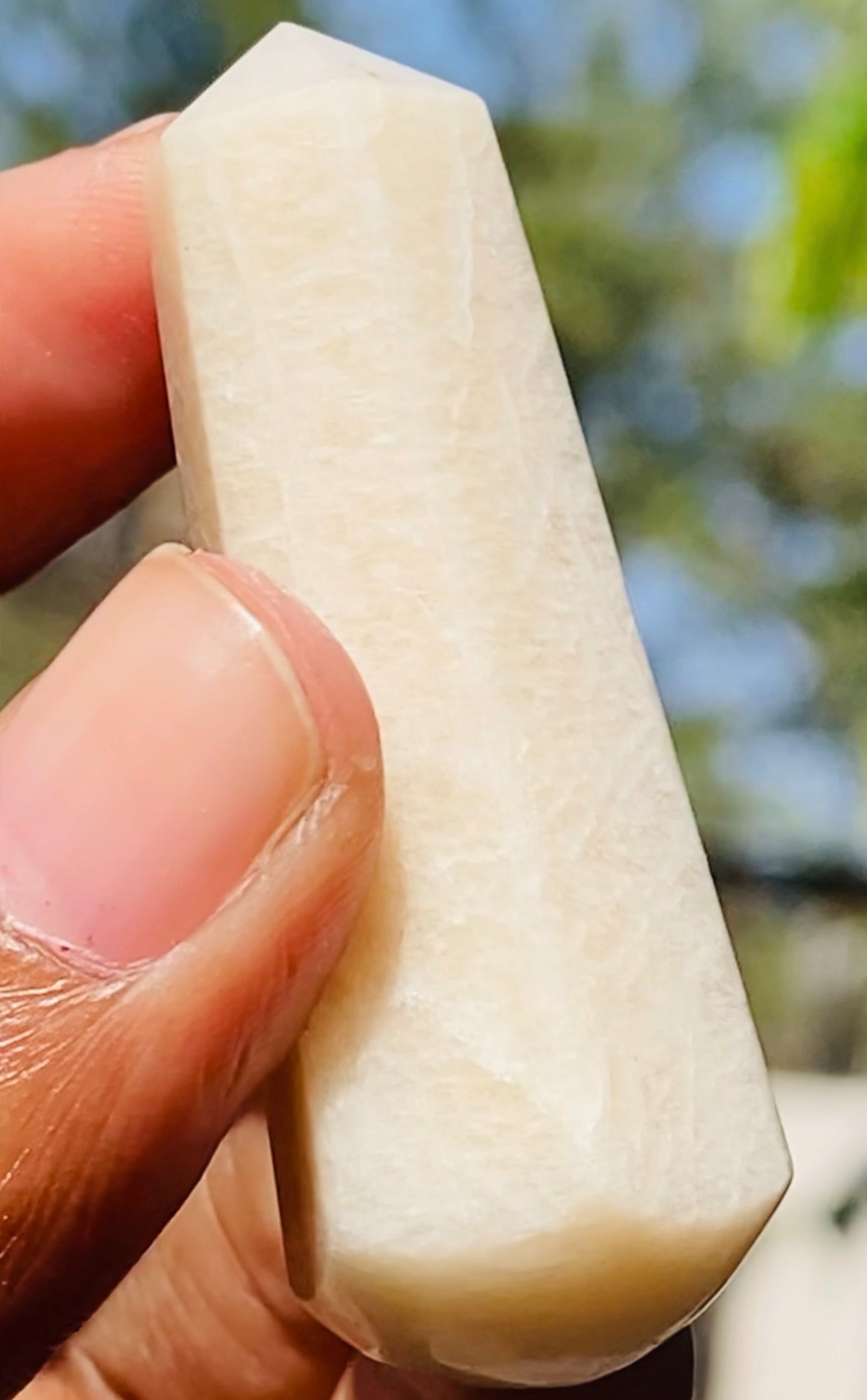 Superb 95.00 Carats Genuine Aventurine Crystal Gemstone Healing Point