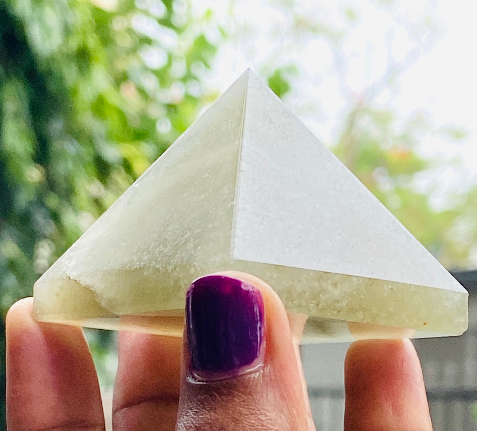 Radiant 509.00 Cts Exclusive Aventurine Healing Crystal Specimen Premium Pyramid