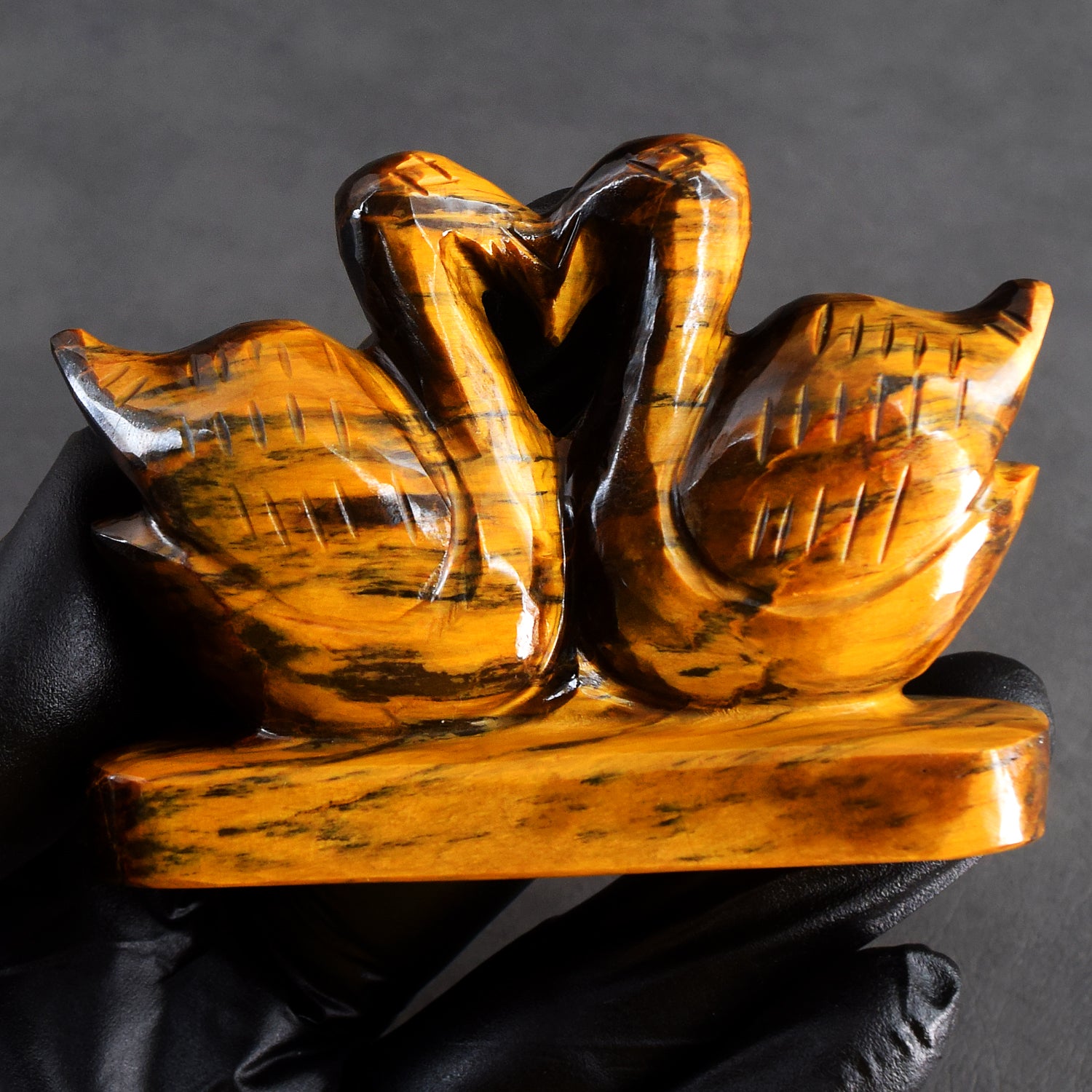 Amazing 637.00 Cts Genuine Tiger Eye Premium Carved Love Swan Pair