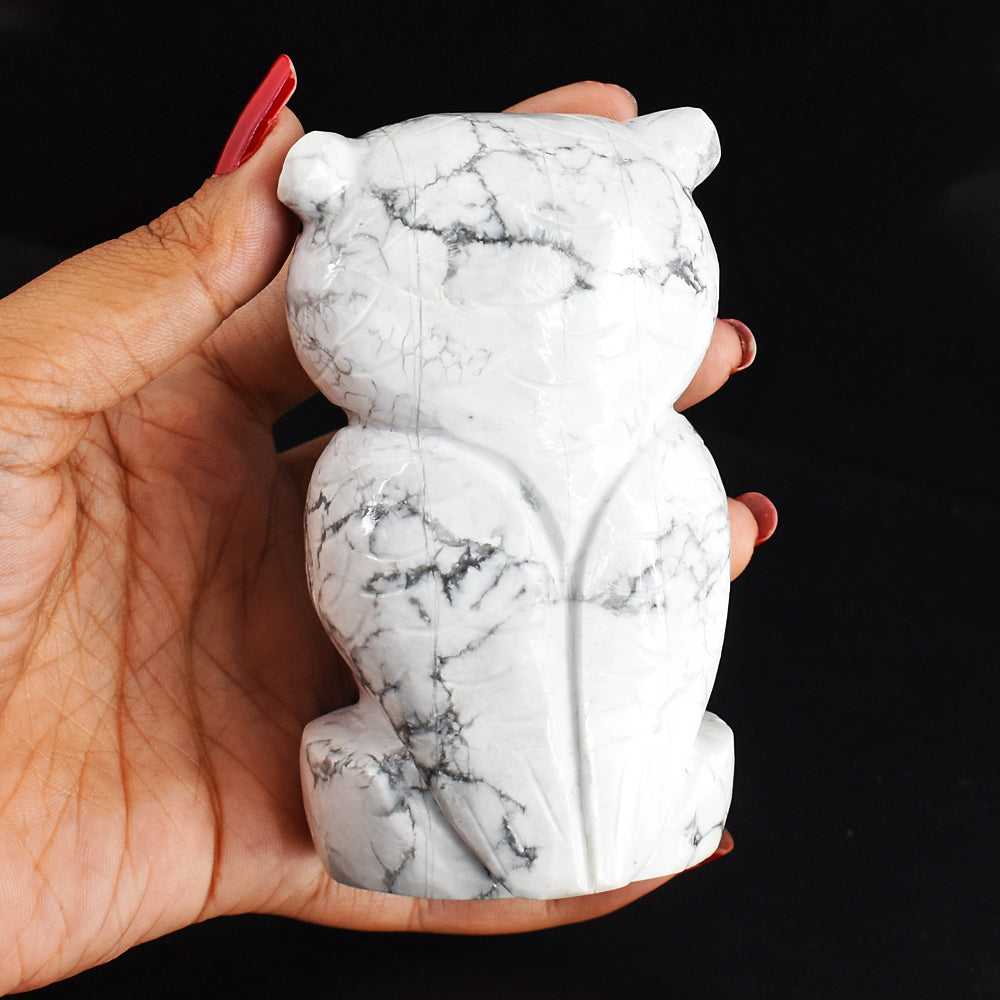 Gorgeous 2100.00 Carats Genuine Howlite Hand Carved Genuine Crystal Gemstone Owl Carving