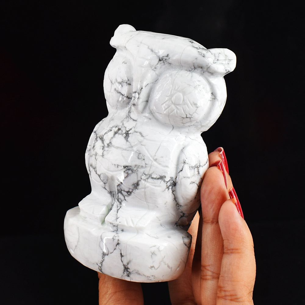 Gorgeous 2100.00 Carats Genuine Howlite Hand Carved Genuine Crystal Gemstone Owl Carving