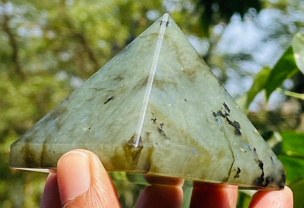 Amazing 700.00 Cts Genuine Labradorite Crystal Specimen Healing Divine Pyramid
