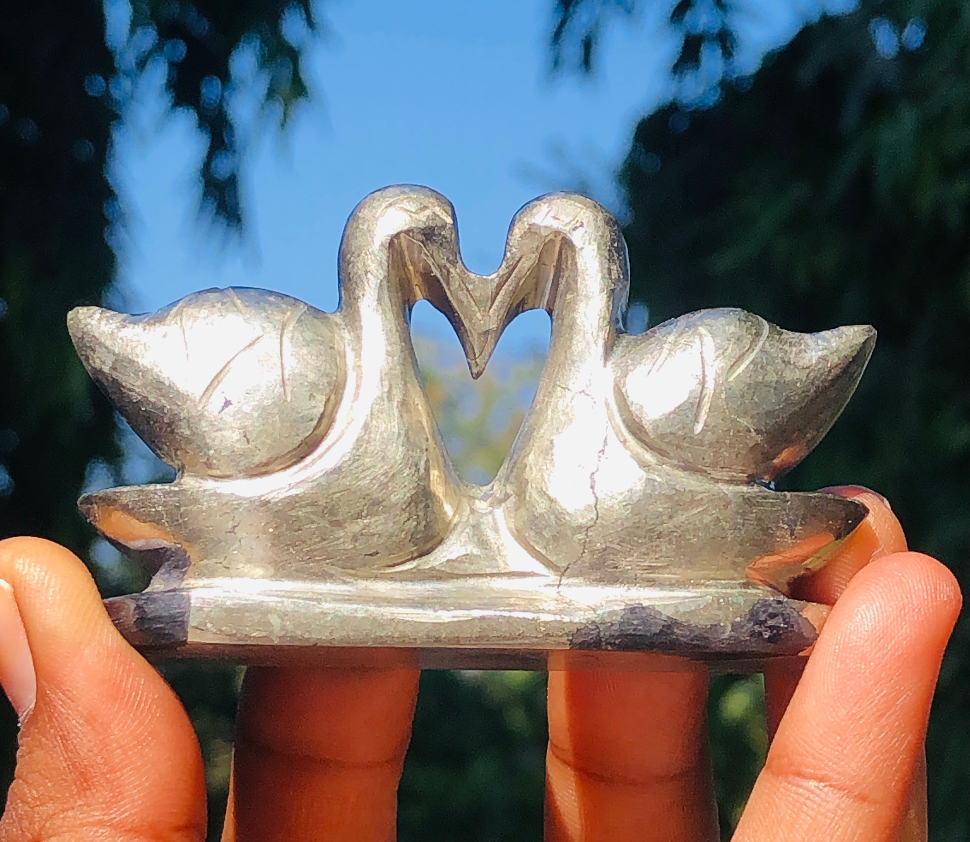 Gorgeous 616.00 Cts Genuine Pyrite Carved Love Premium Swan Pair