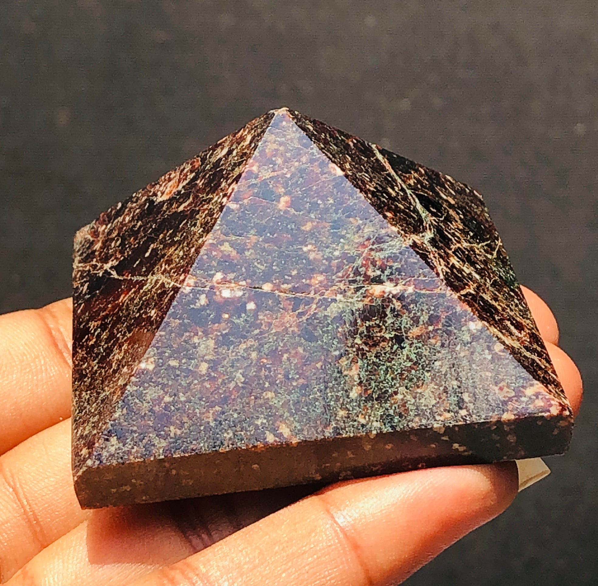 Magnificent 690.00 Cts Genuine Garnet Healing Crystal Specimen Divine Pyramid