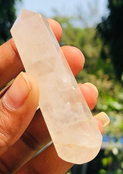 Impressive 186.00 Carats Genuine White Quartz Crystal Gemstone Healing Point