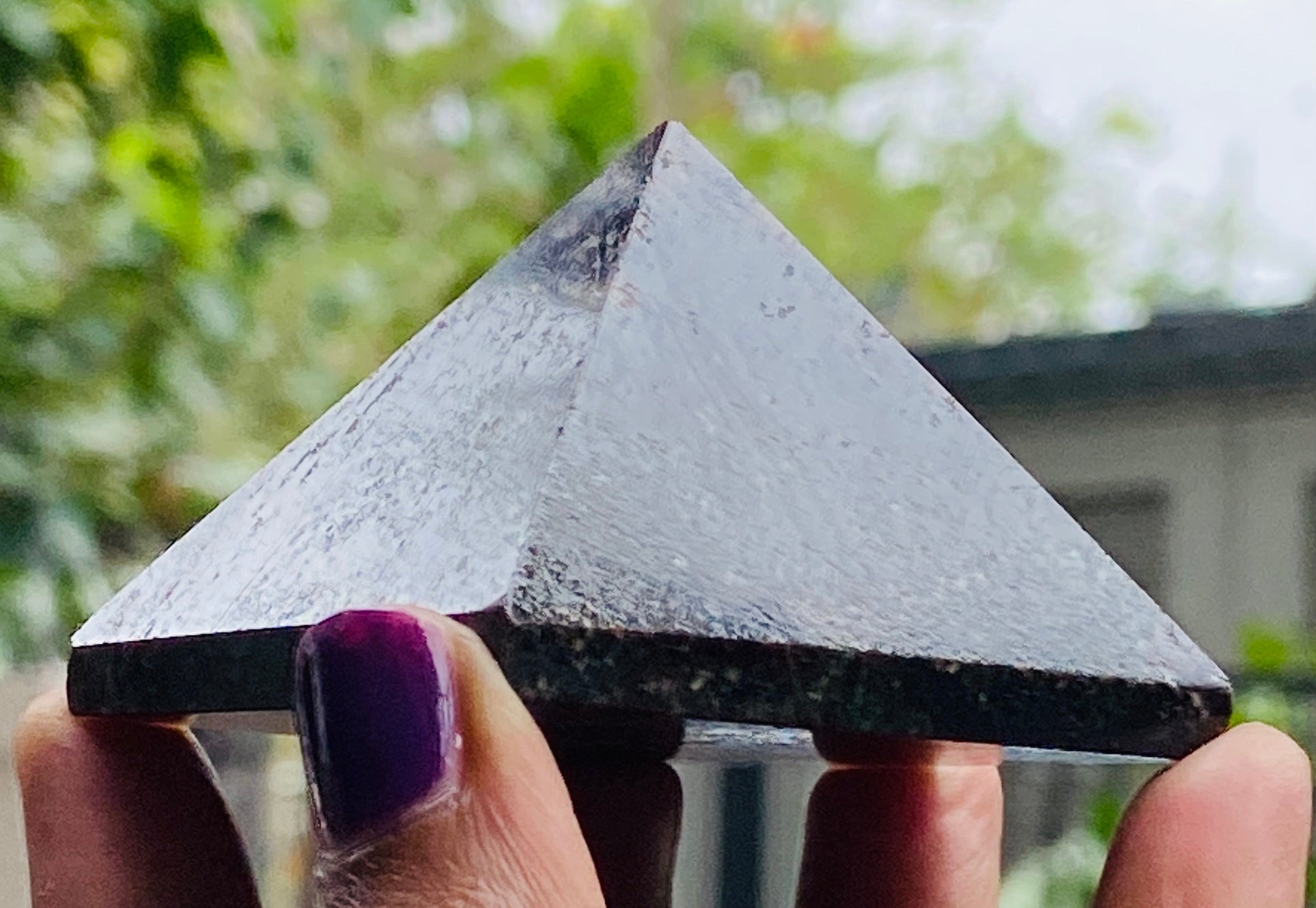 Beautiful 831.00 Cts Genuine Garnet Healing Divine Crystal Specimen Pyramid