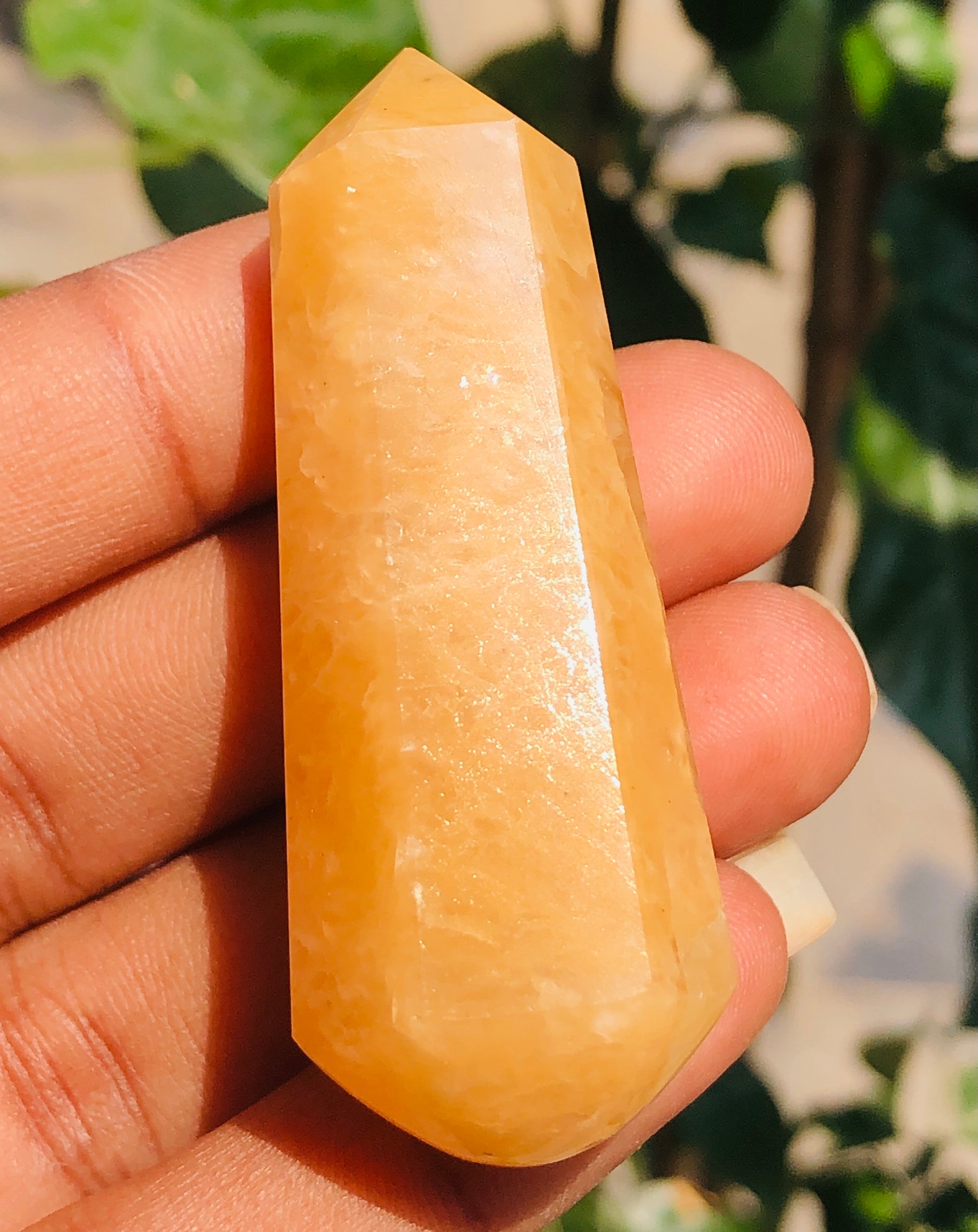 Graceful 143.00 Carats Genuine Aventurine Crystal Gemstone Healing Point
