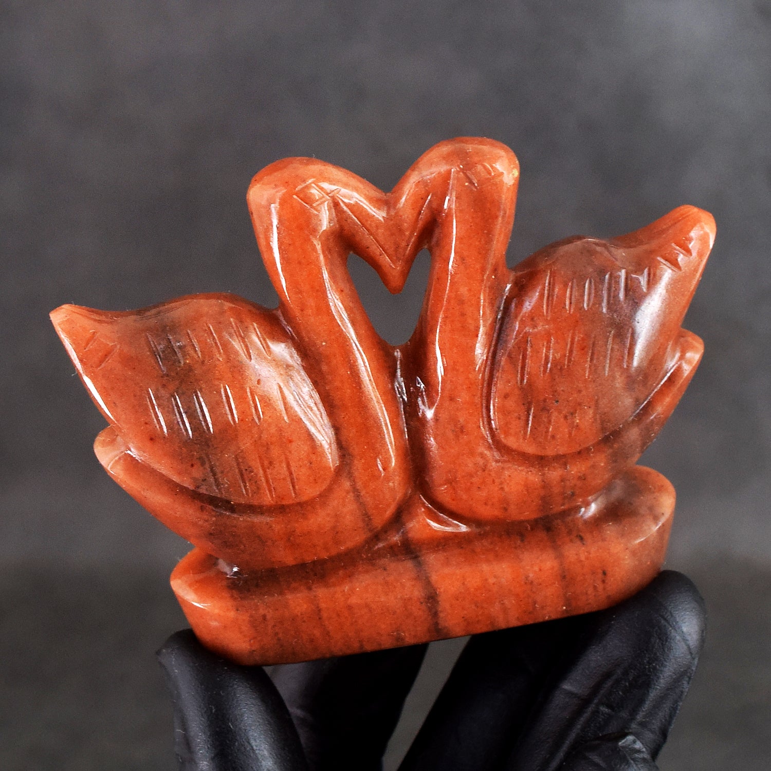 Amazing 566.00 Cts Genuine Aventurine Carved Love Premium Swan Pair