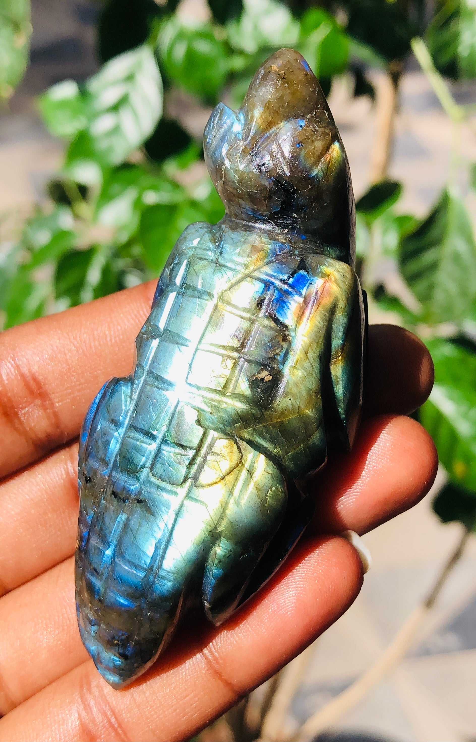 Exclusive 365.00 Cts Genuine Amazing Flash Labradorite Hand Carved Lizard Gemstone Carving 2026  Collection
