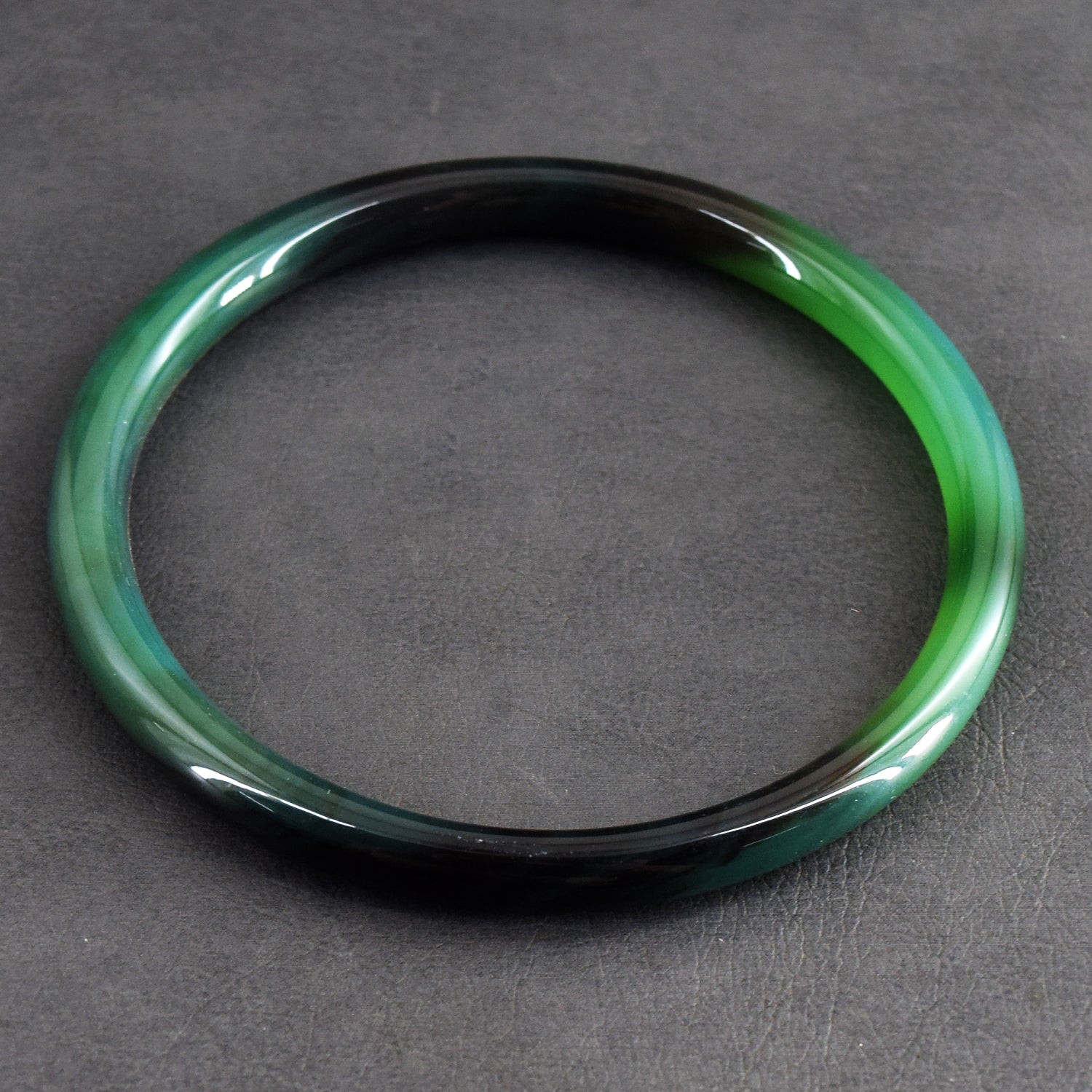 Decent 68.00 Cts Genuine Onyx Crystal Specimen Premium Gemstone Fancy Bangle