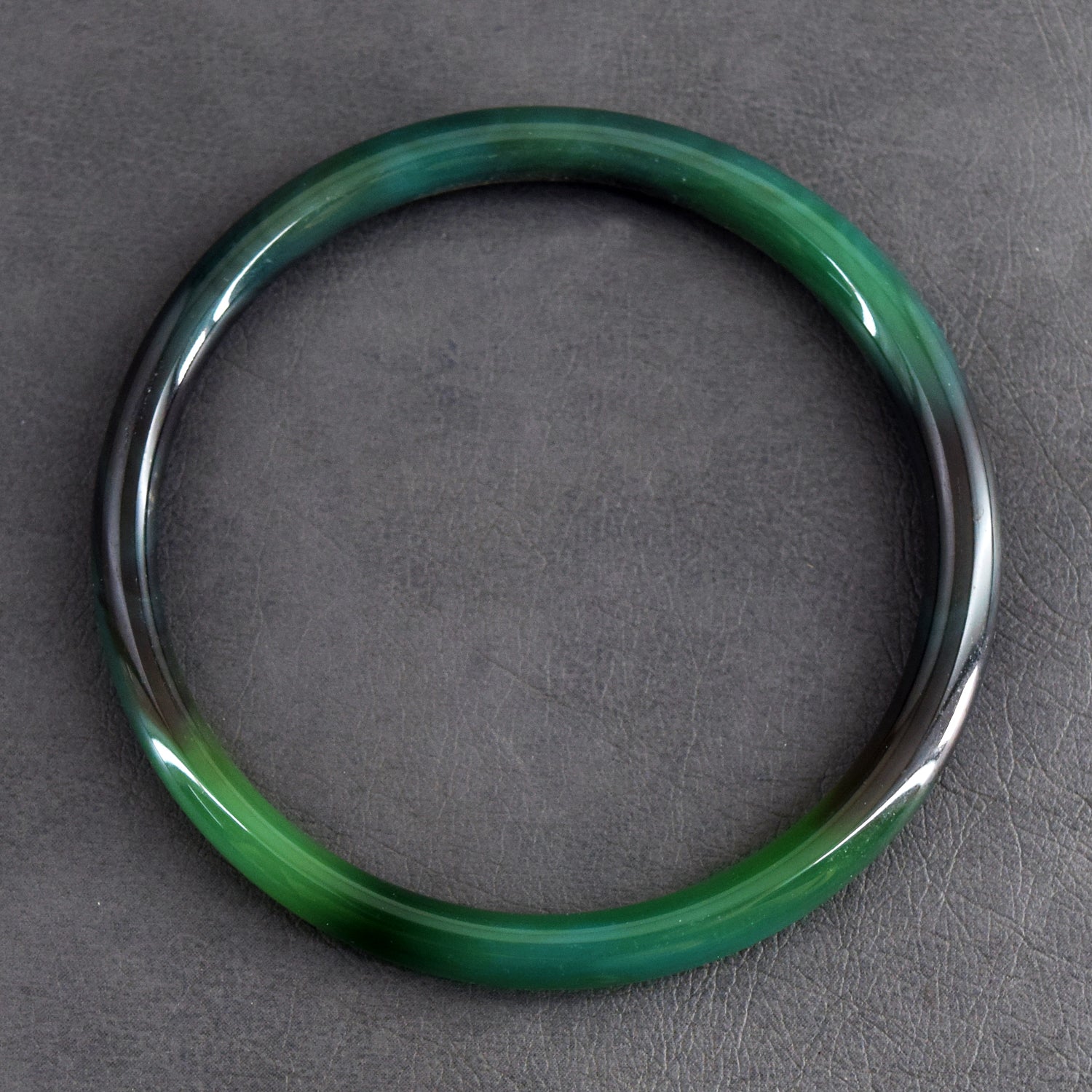 Decent 68.00 Cts Genuine Onyx Crystal Specimen Premium Gemstone Fancy Bangle