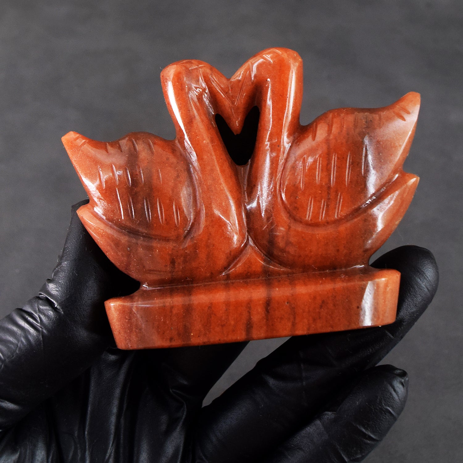 Amazing 566.00 Cts Genuine Aventurine Carved Love Premium Swan Pair