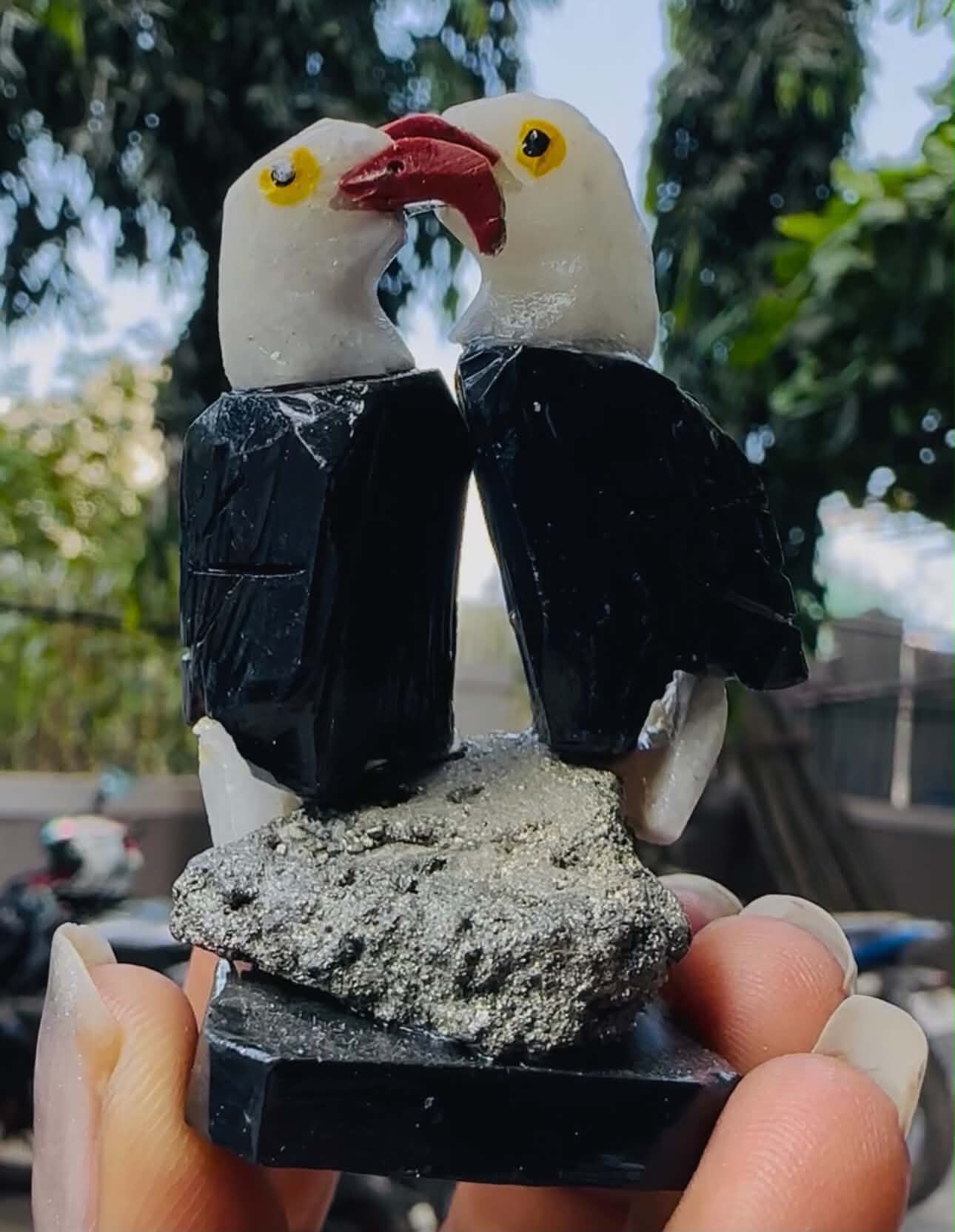 Gorgeous 284.00 Cts Genuine Mini Spinel & White Agate  Carved Love Bird  2026  Collection