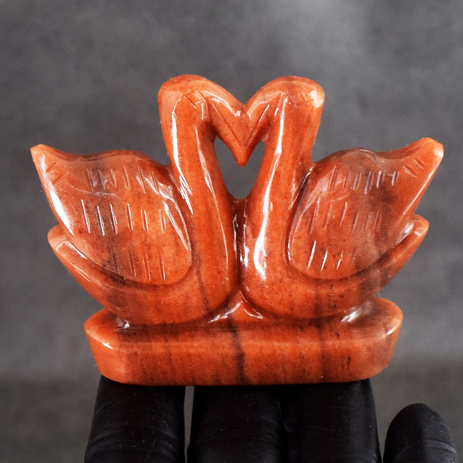 Amazing 566.00 Cts Genuine Aventurine Carved Love Premium Swan Pair