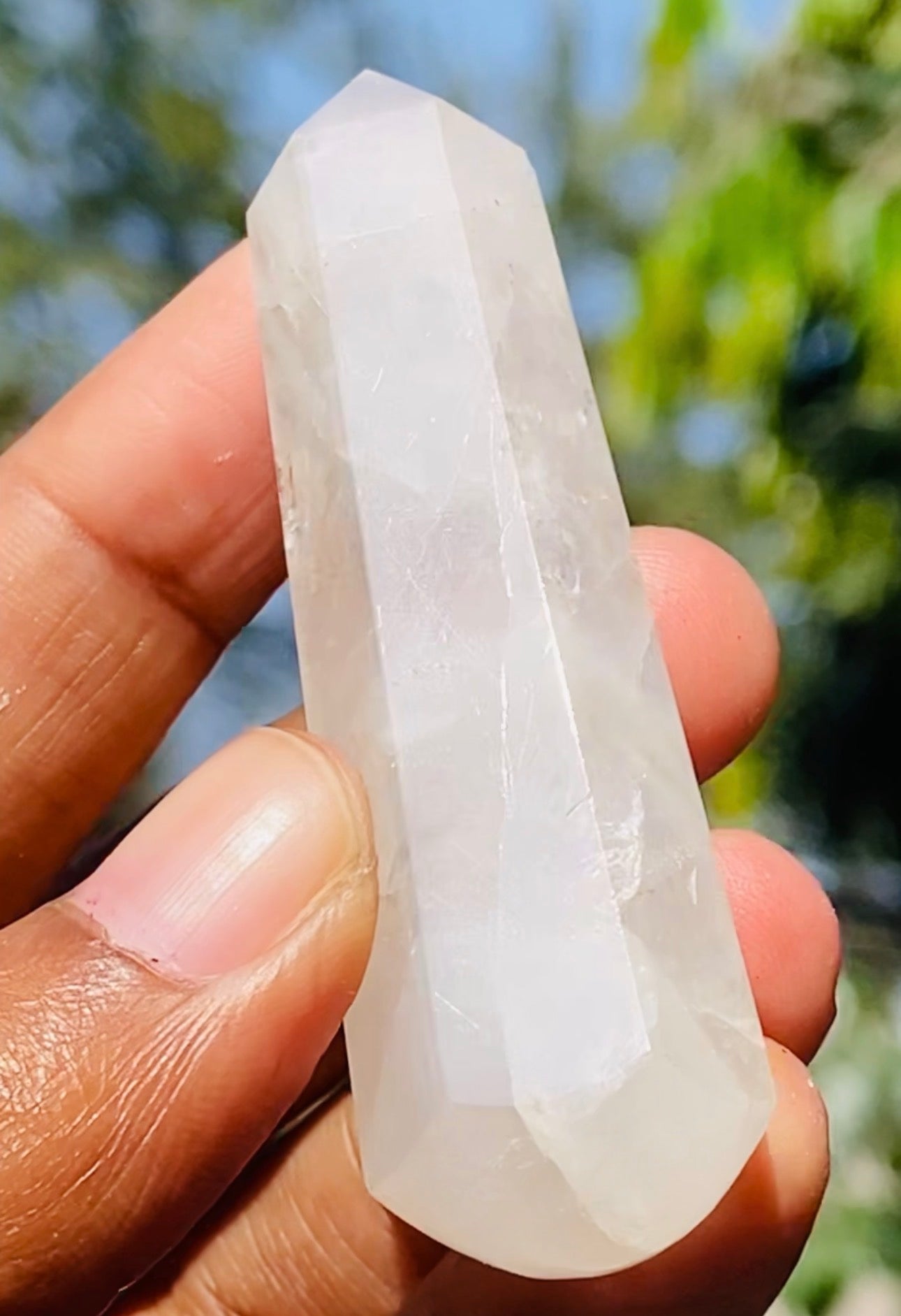 Fine 136.00 Carats Genuine White Quartz Crystal Gemstone Healing Point