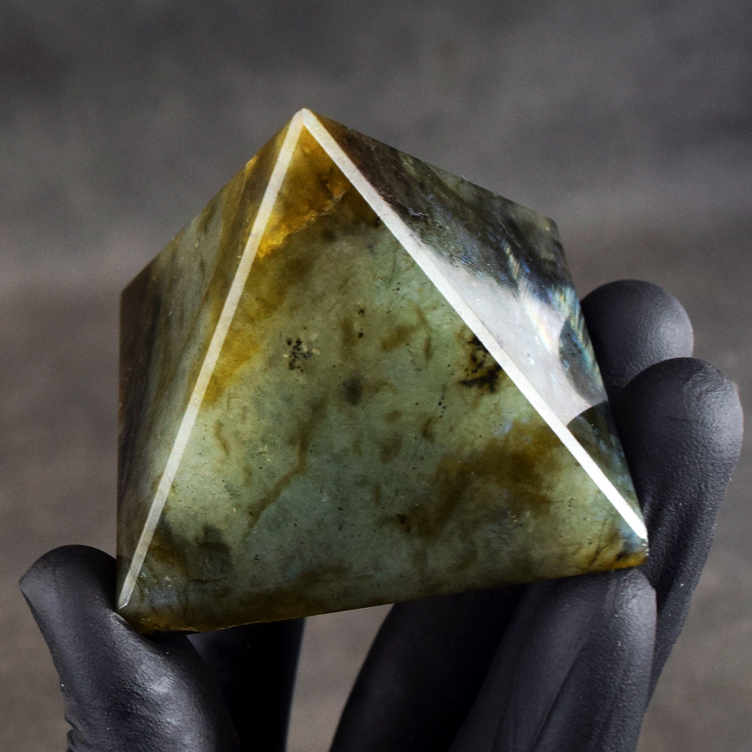Beautiful 684.00 Cts Genuine Labradorite Crystal Specimen Healing Divine Pyramid