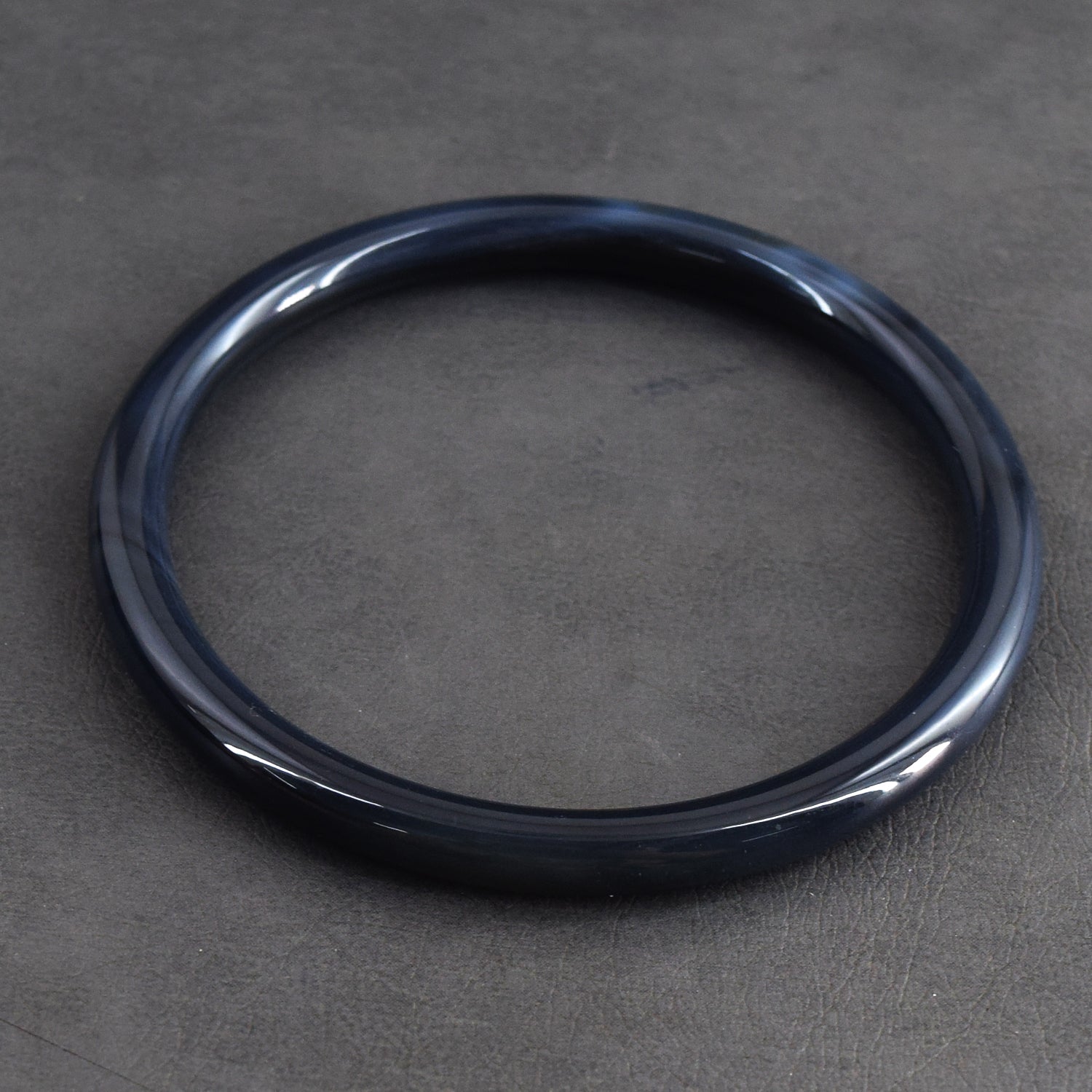 Impressive 79.00 Cts Genuine Black Agate Gemstone Crystal Specimen Premium Fancy Bangle
