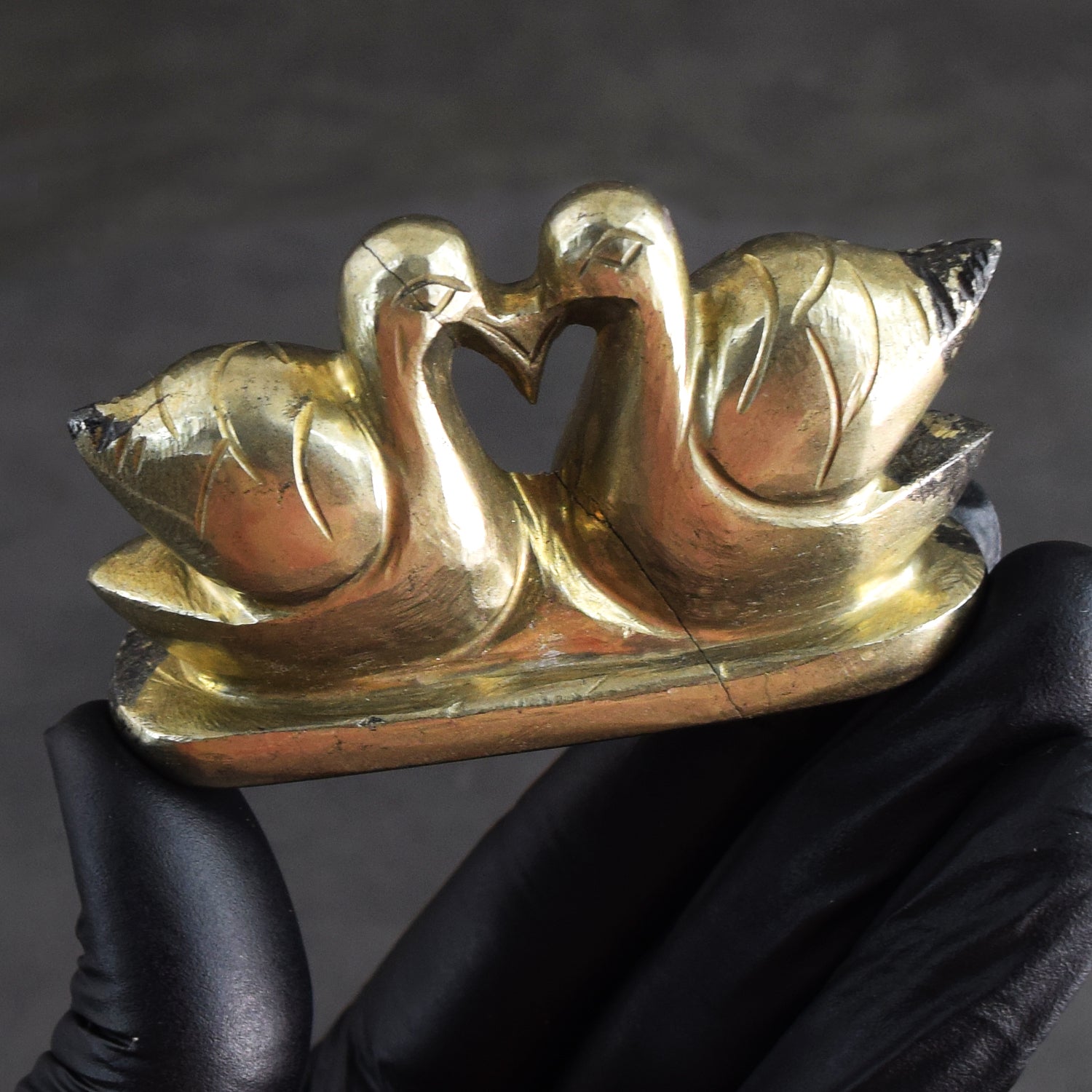 Awesome 684.00 Cts Genuine Pyrite Hand Carved Love Premium Swan Pair