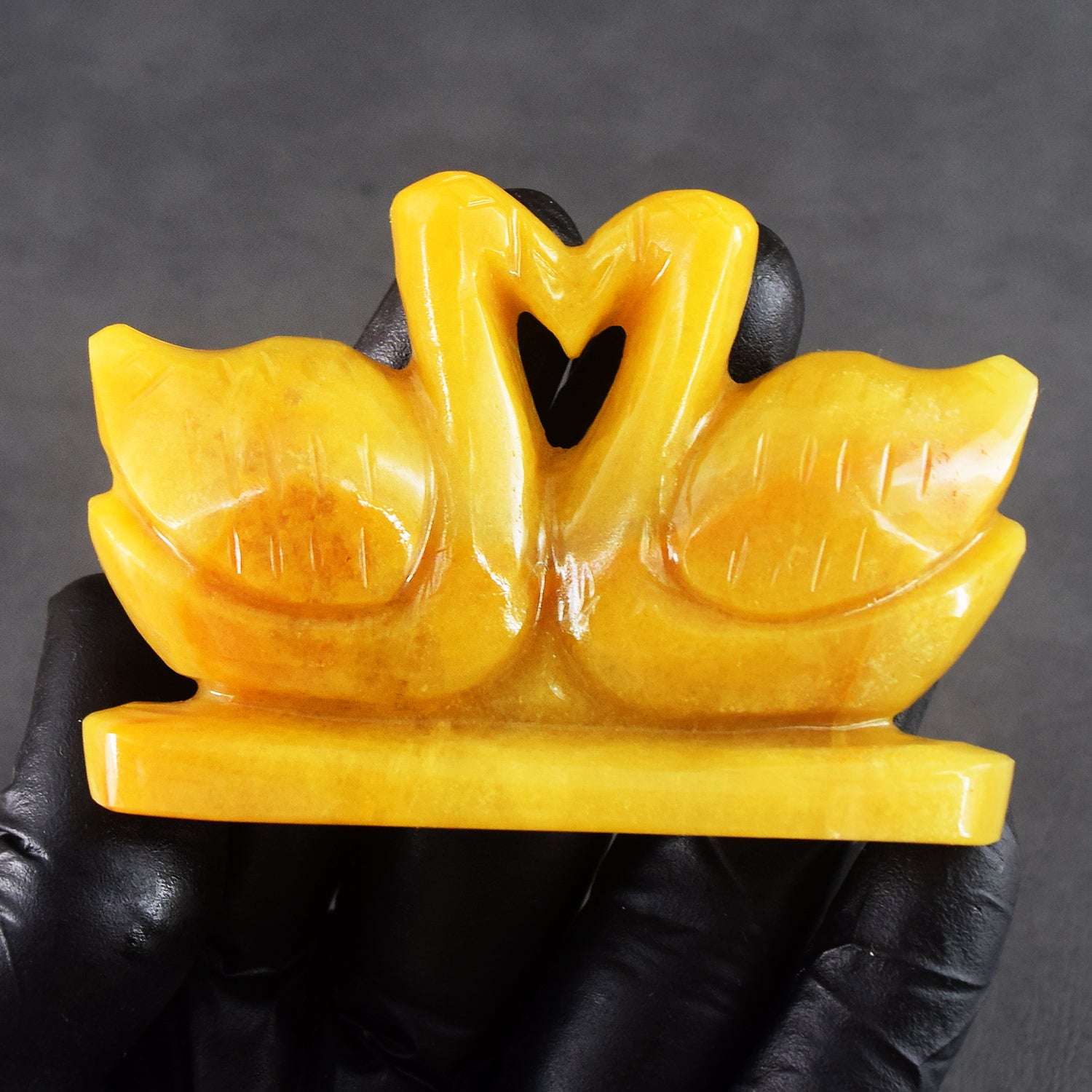 Awesome 475.00 Cts Genuine Aventurine Carved Love Premium Swan Pair
