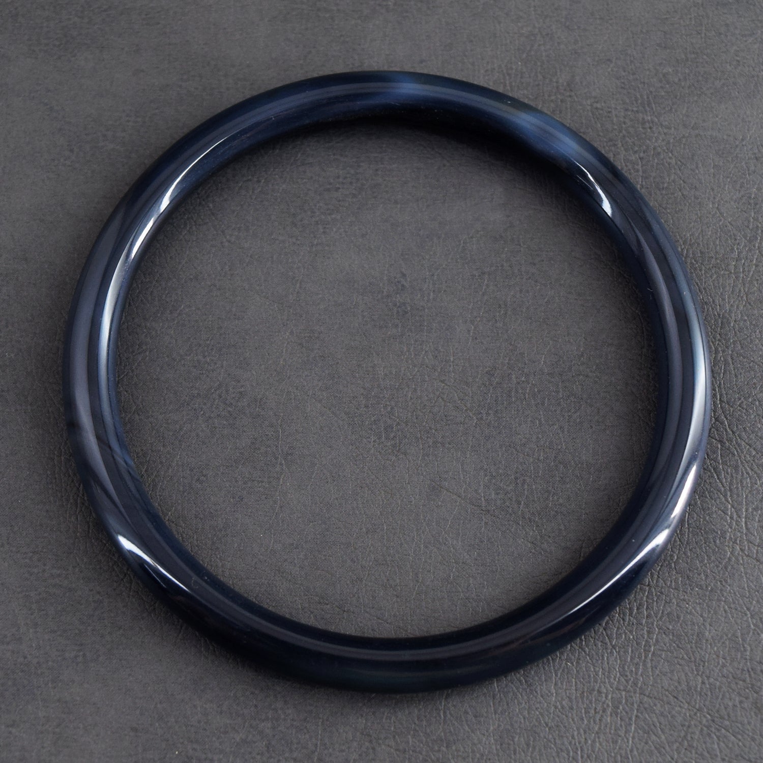 Impressive 79.00 Cts Genuine Black Agate Gemstone Crystal Specimen Premium Fancy Bangle