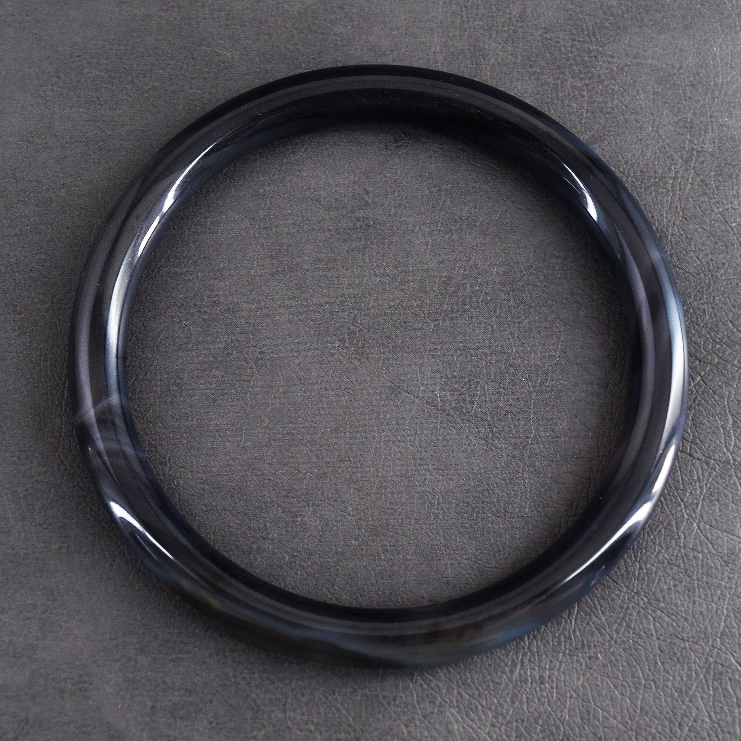 Graceful 95.00 Cts Genuine Black Agate Gemstone Crystal Specimen Premium Fancy Bangle