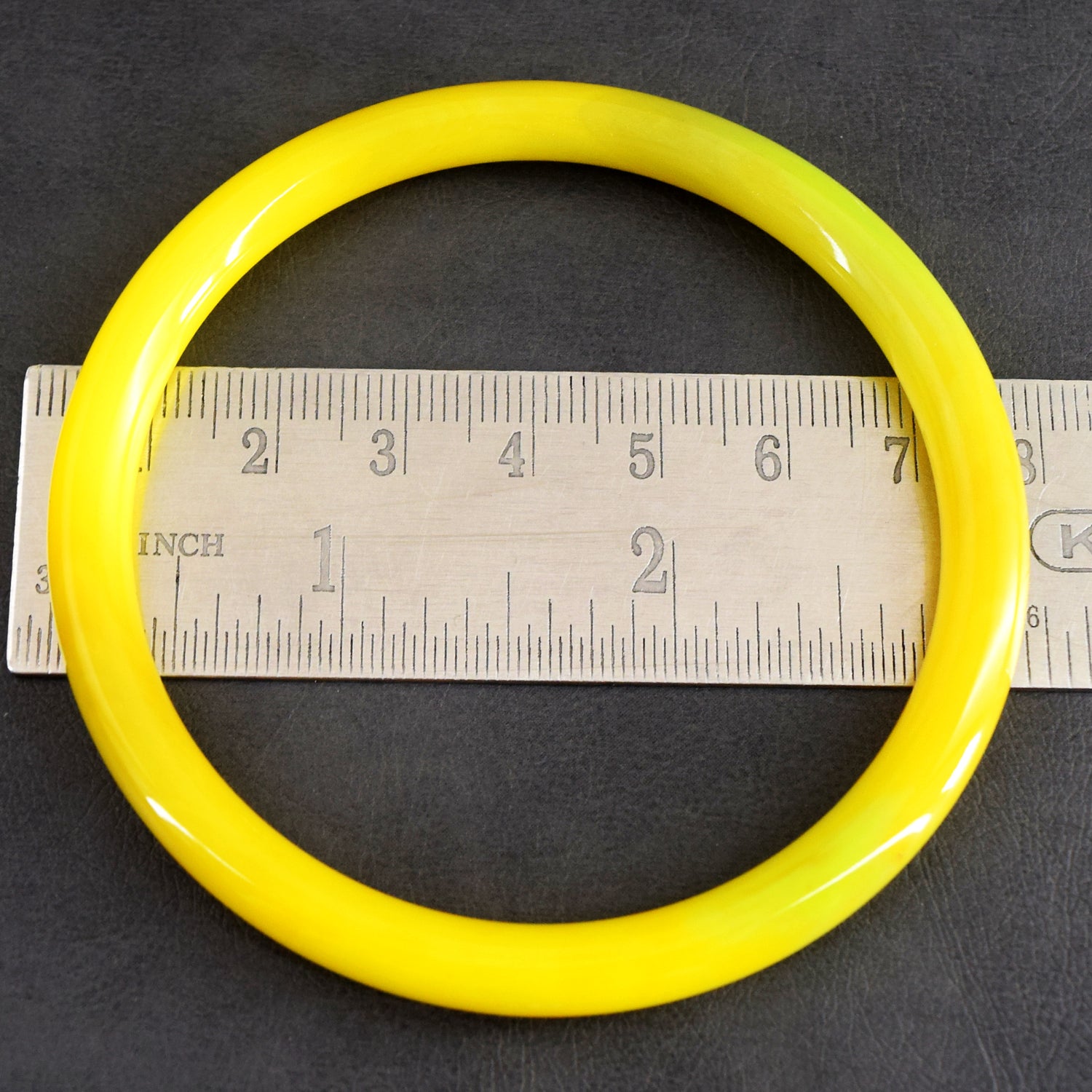 Decent 86.00 Cts Genuine Onyx Crystal Specimen Premium Gemstone Fancy Bangle