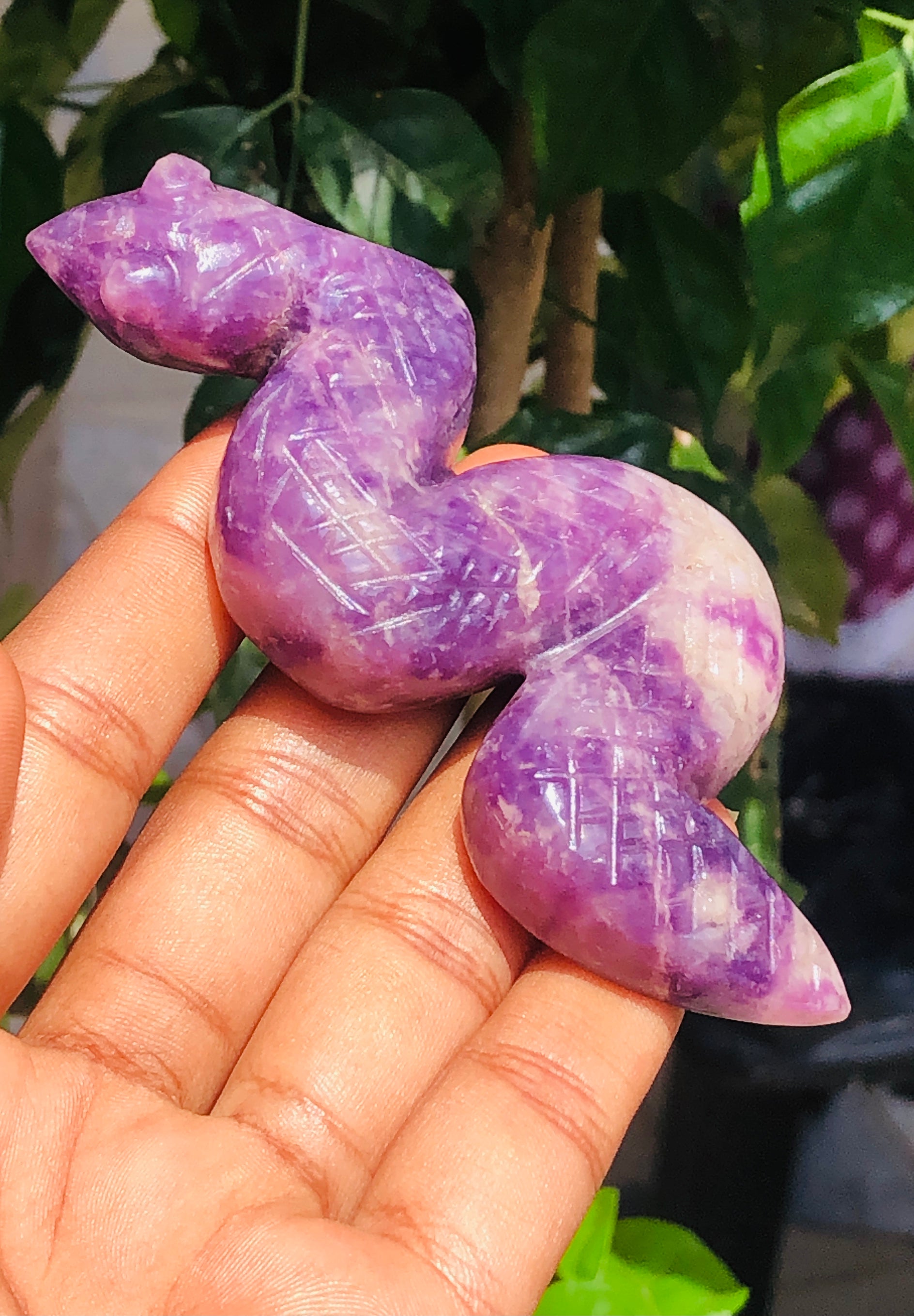 Amazing 404.00 Cts Genuine Lepidolite Hand Carved Genuine Crystal Gemstone Carving Snake 2026  Collection