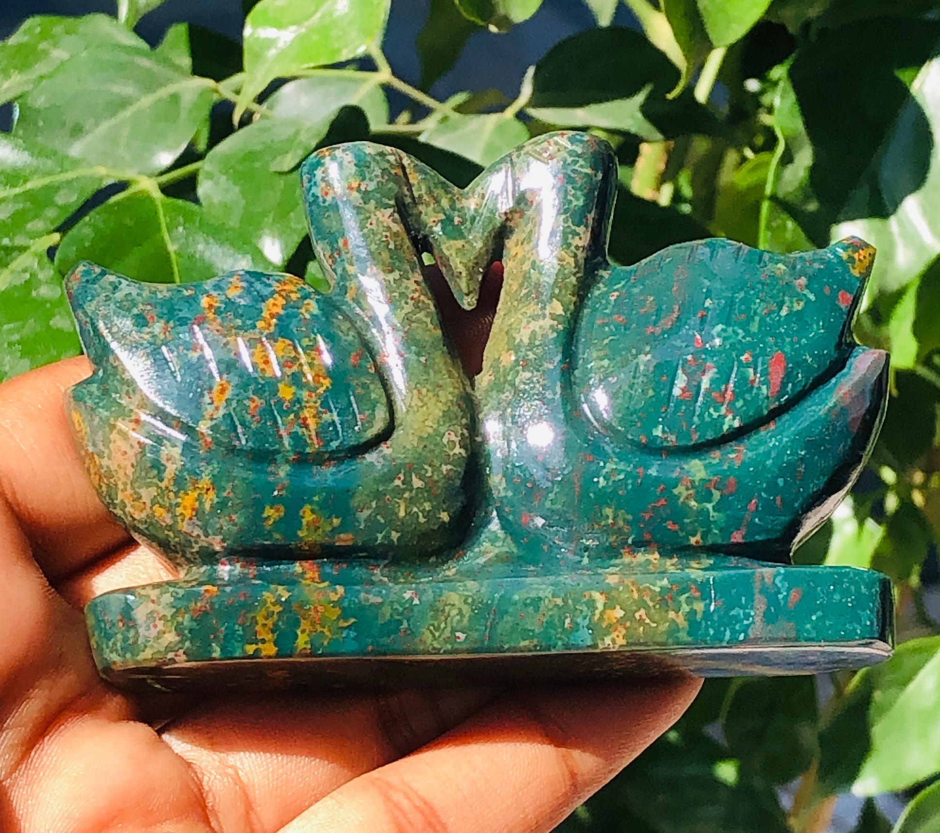 Morbid 633.00 Cts Genuine Bloodstone Love Carved Premium Swan Pair