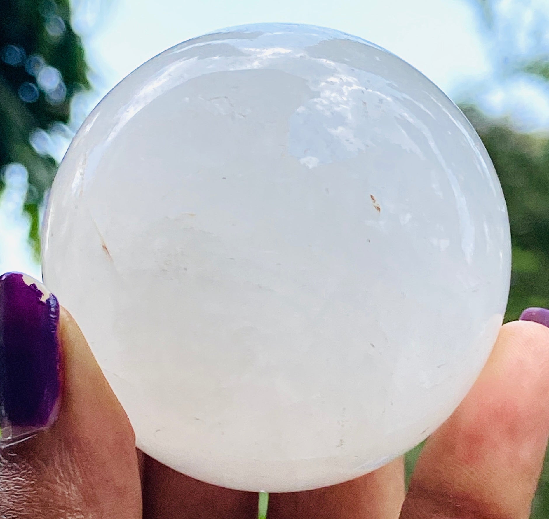 Elegant 861.00 Carats Genuine White Quartz Hand Carved Crystal Healing Gemstone Sphere