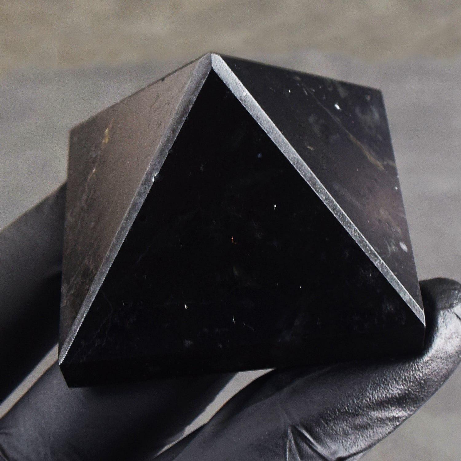 Natural 592.00 Cts Genuine Spinel Crystal Specimen Healing Divine Pyramid