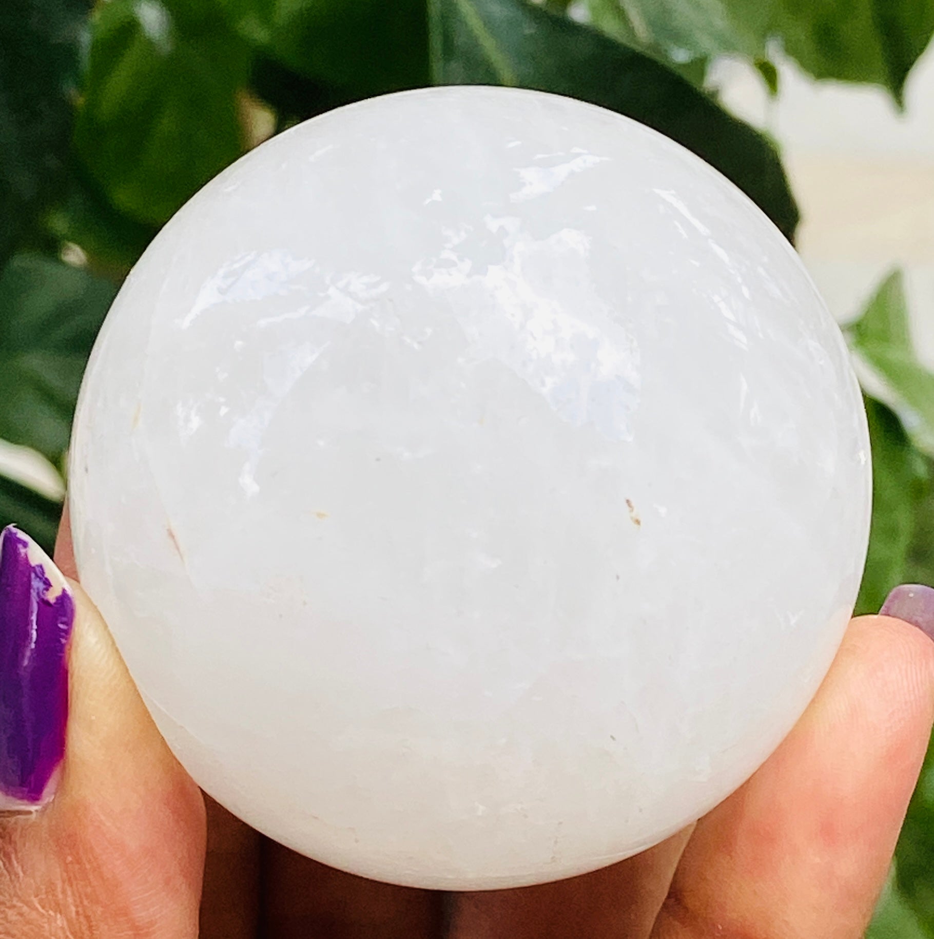 Elegant 861.00 Carats Genuine White Quartz Hand Carved Crystal Healing Gemstone Sphere