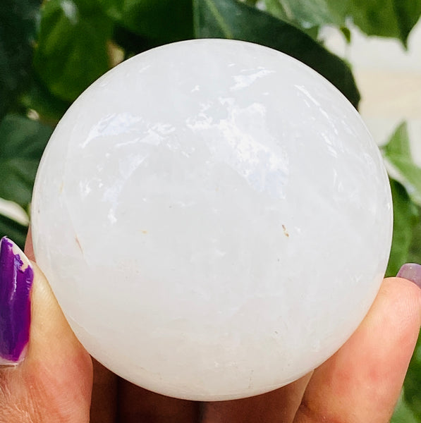 Elegant 861.00 Carats Genuine White Quartz Hand Carved Crystal Healing Gemstone Sphere
