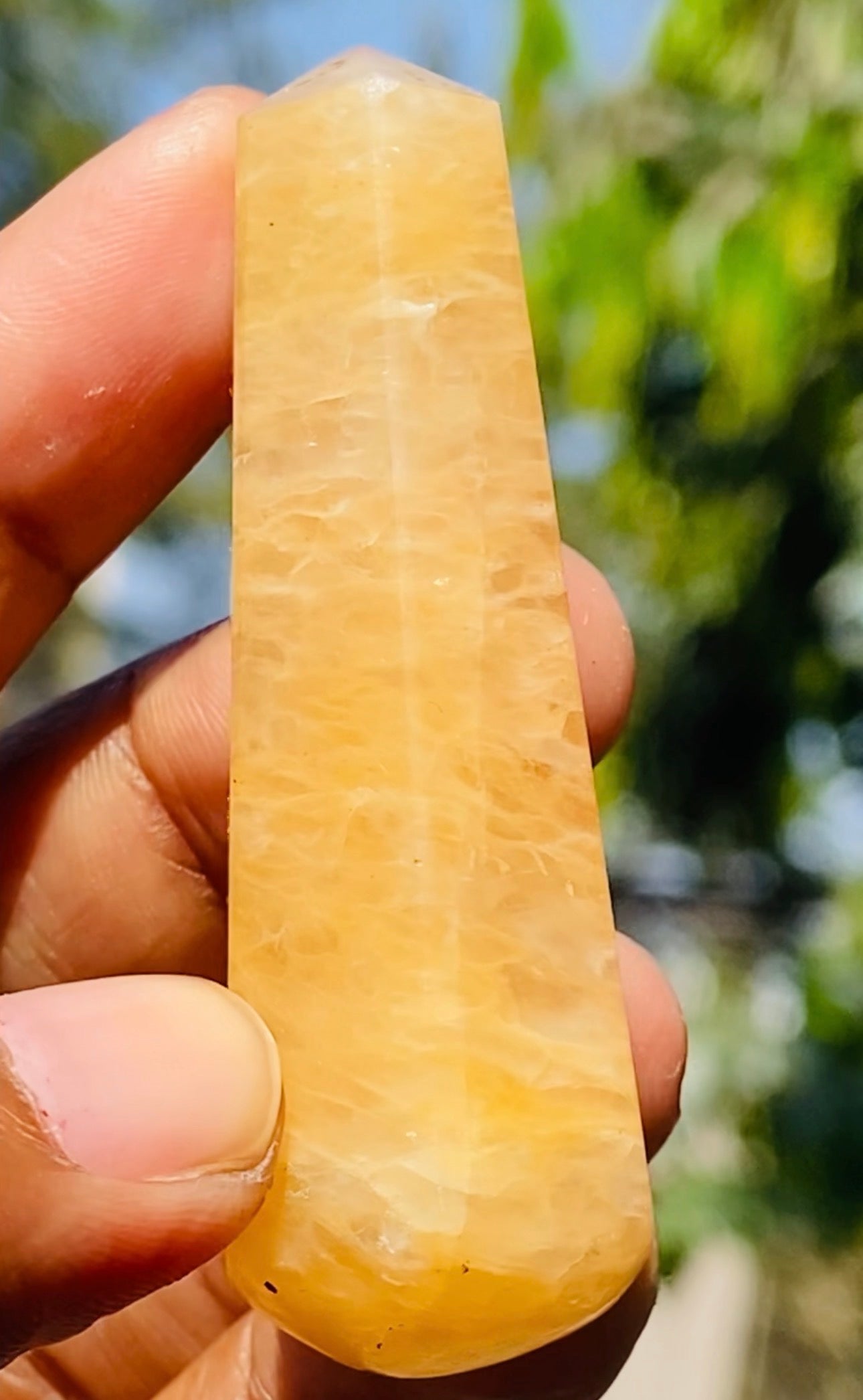 Graceful 126.00 Carats Genuine Aventurine Crystal Gemstone Healing Point