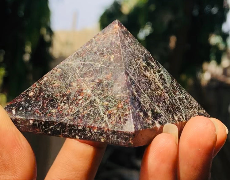 Magnificent 736.00 Cts Genuine Garnet Healing Crystal Specimen Divine Pyramid