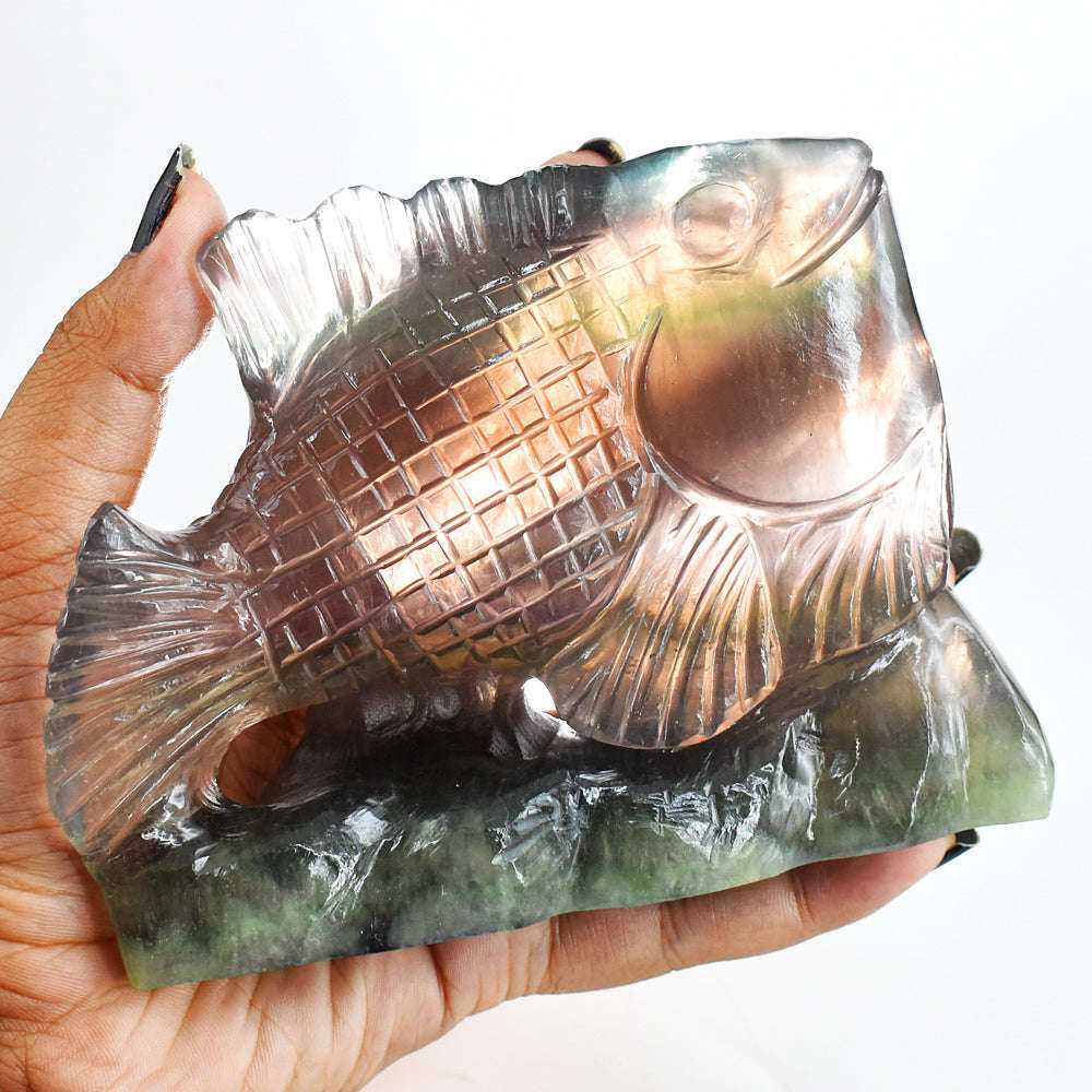 gemsmore:Exclusive Multicolor Fluorite Hand Carved Craftsmen Carved Fish Gemstone