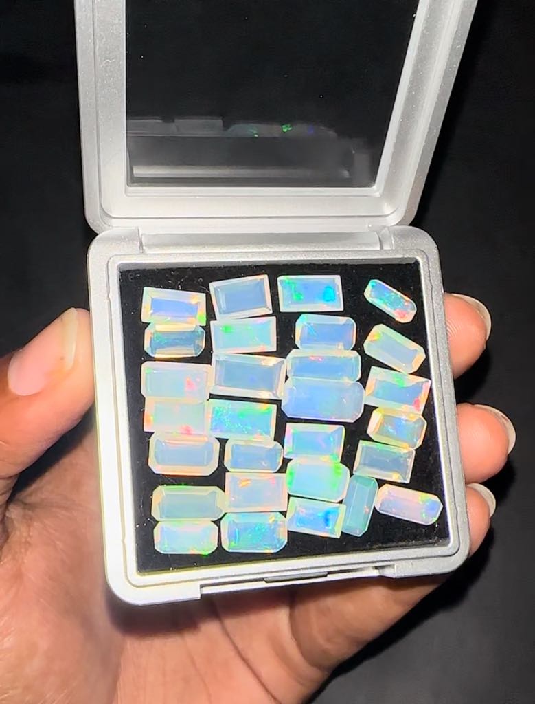 100% Genuine Top Flashy Ethiopian Opals Wholesale box Sale
