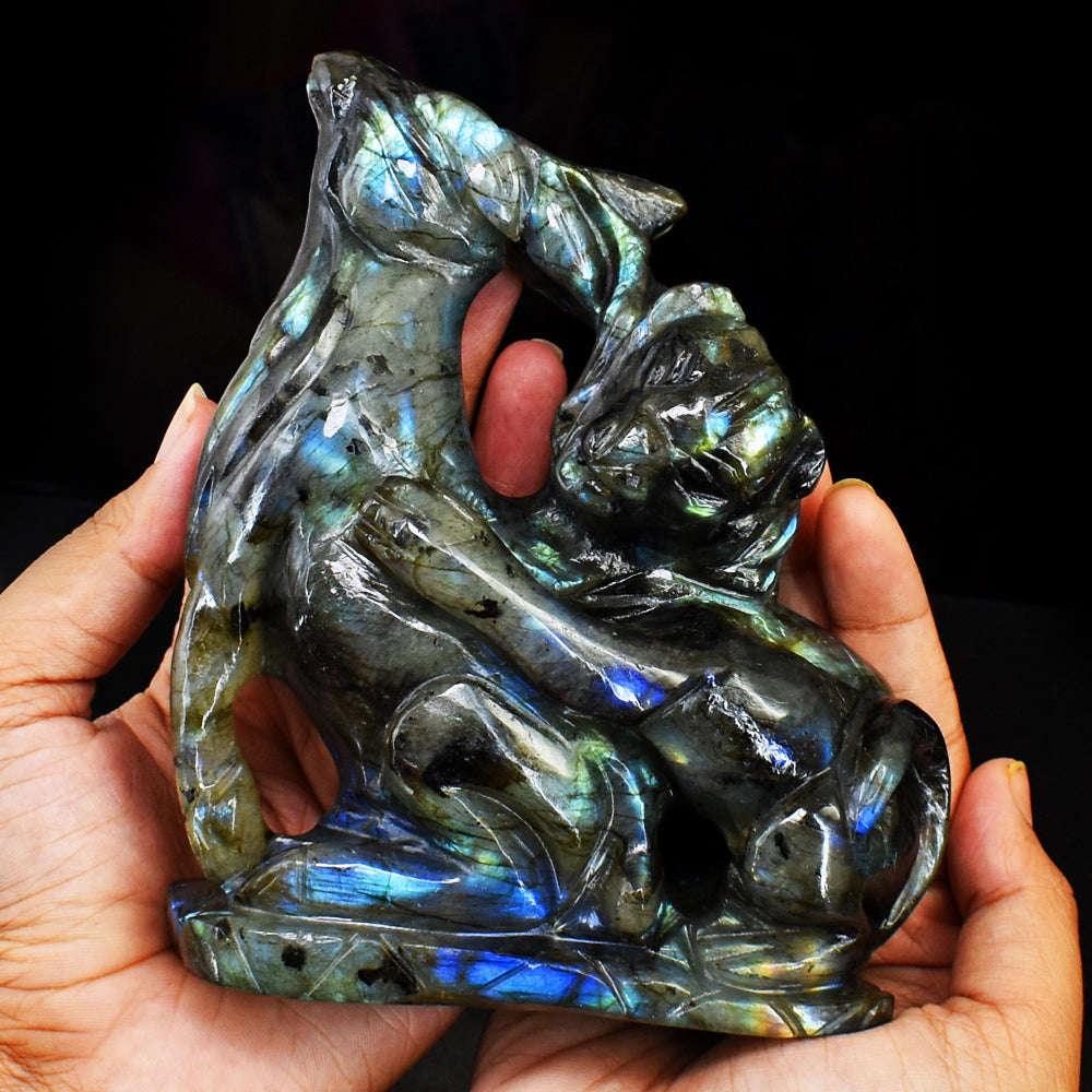 gemsmore:Amazing Blue Flash Labradorite Carved Haunting Lion