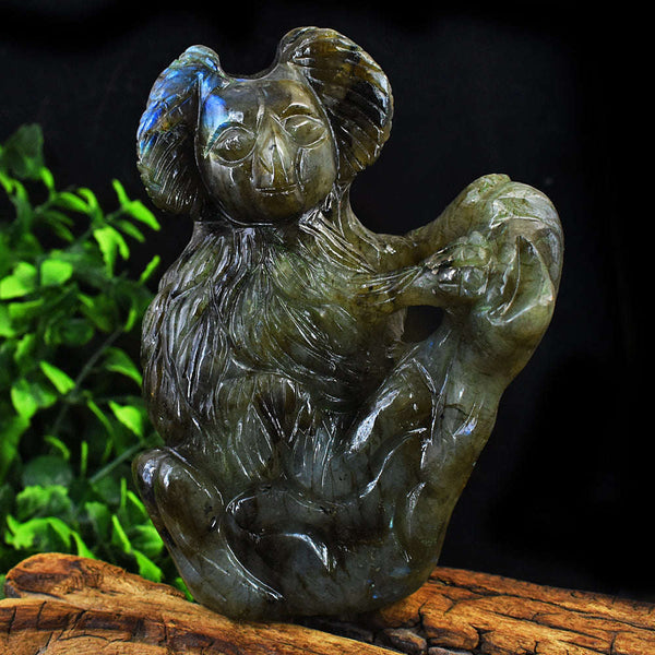 gemsmore:Amazing Blue & Golden Flash Labradorite Hand Carved Koala